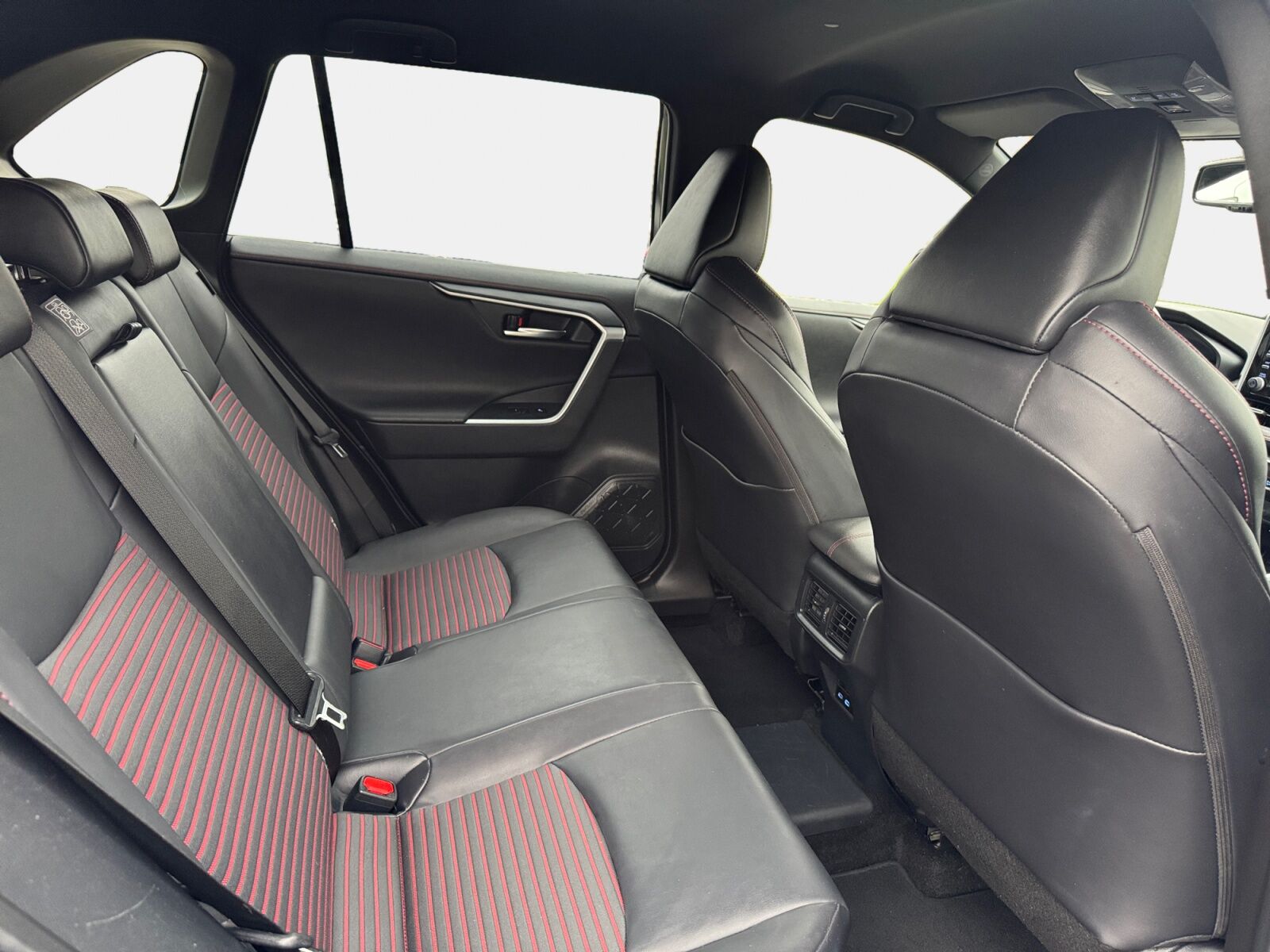 Billede af Toyota RAV4 Plug-in 2,5 Plugin-hybrid Active Comfort AWD 306HK 5d 6g Aut.