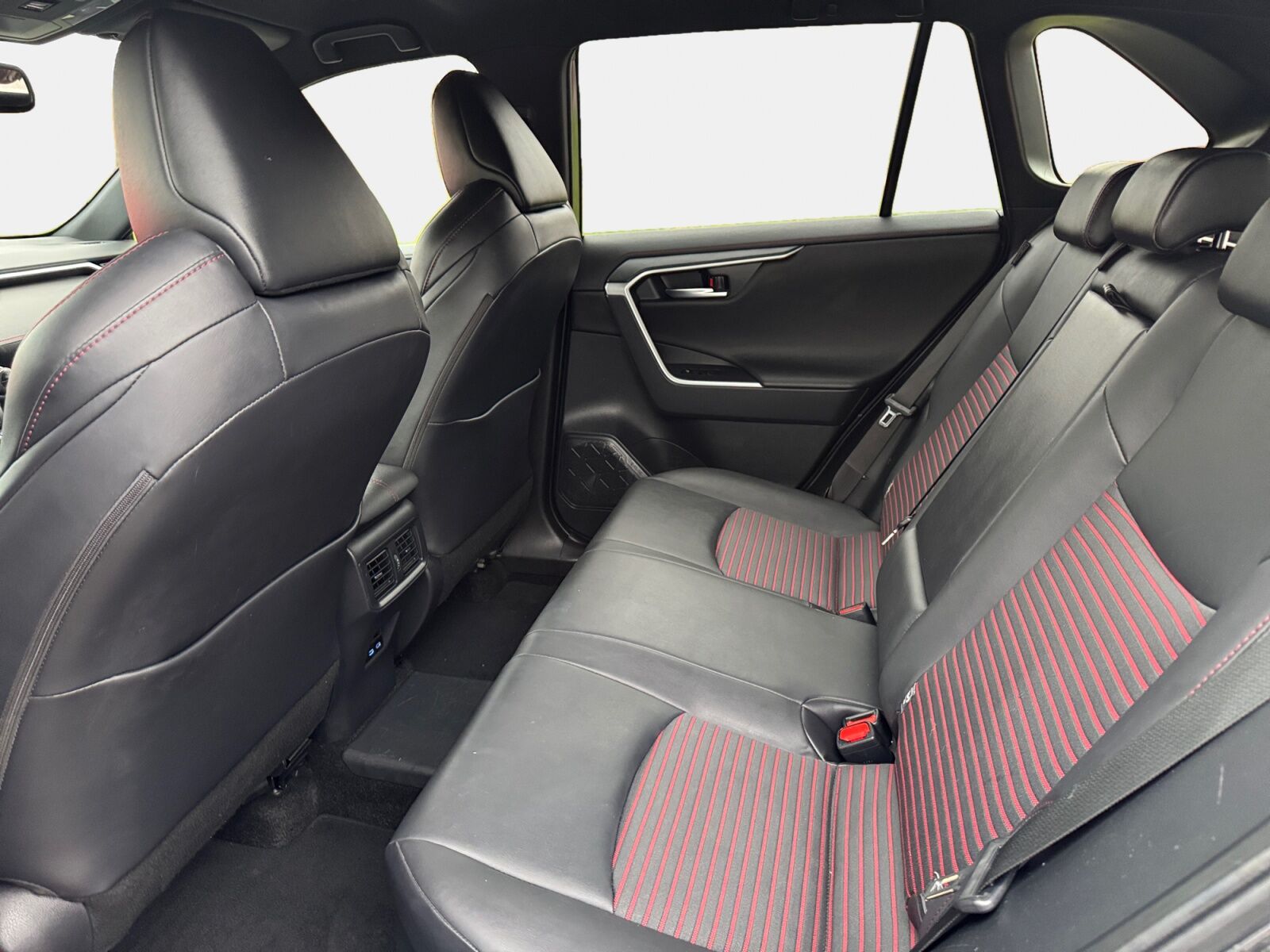 Billede af Toyota RAV4 Plug-in 2,5 Plugin-hybrid Active Comfort AWD 306HK 5d 6g Aut.