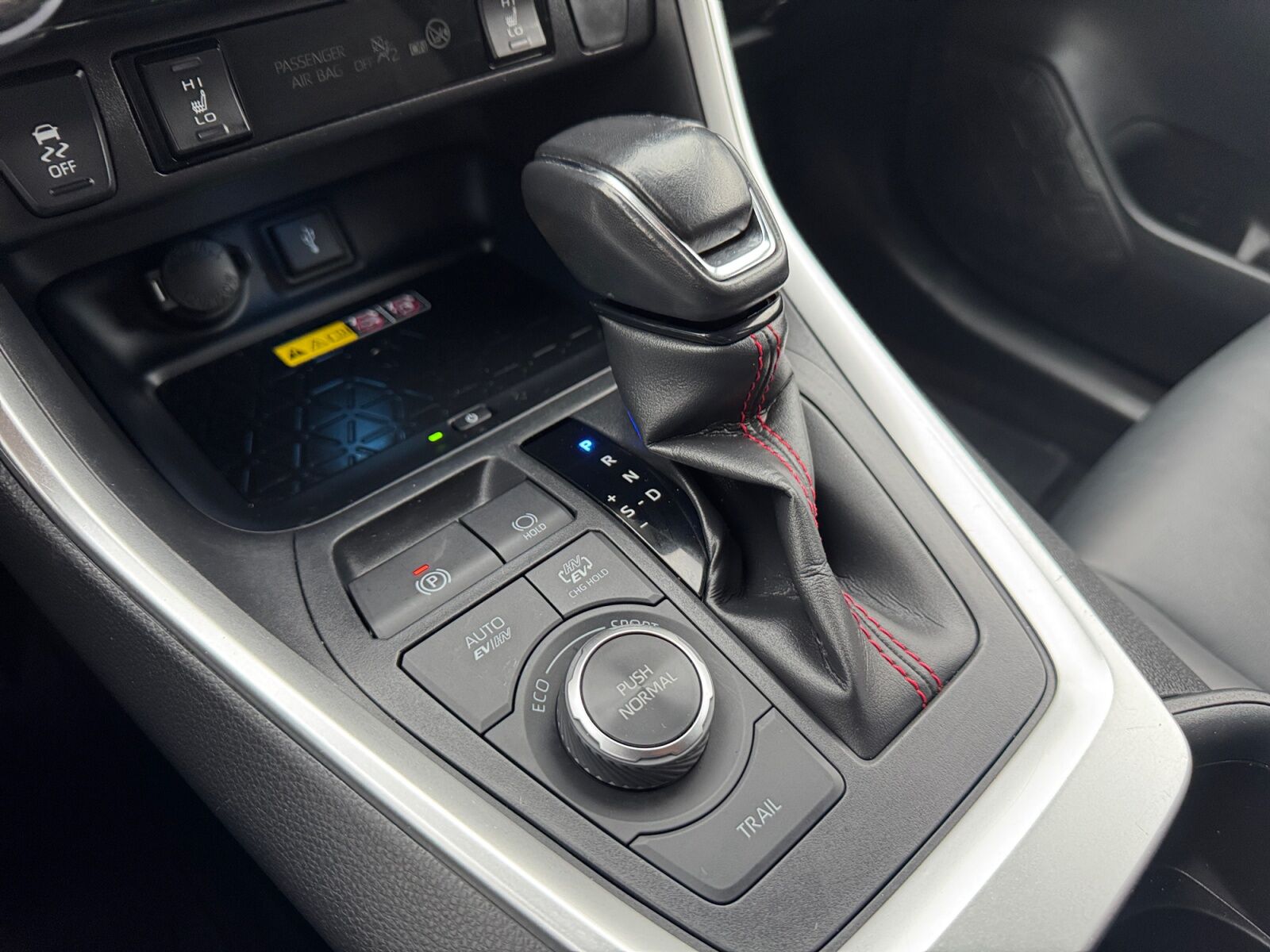 Billede af Toyota RAV4 Plug-in 2,5 Plugin-hybrid Active Comfort AWD 306HK 5d 6g Aut.