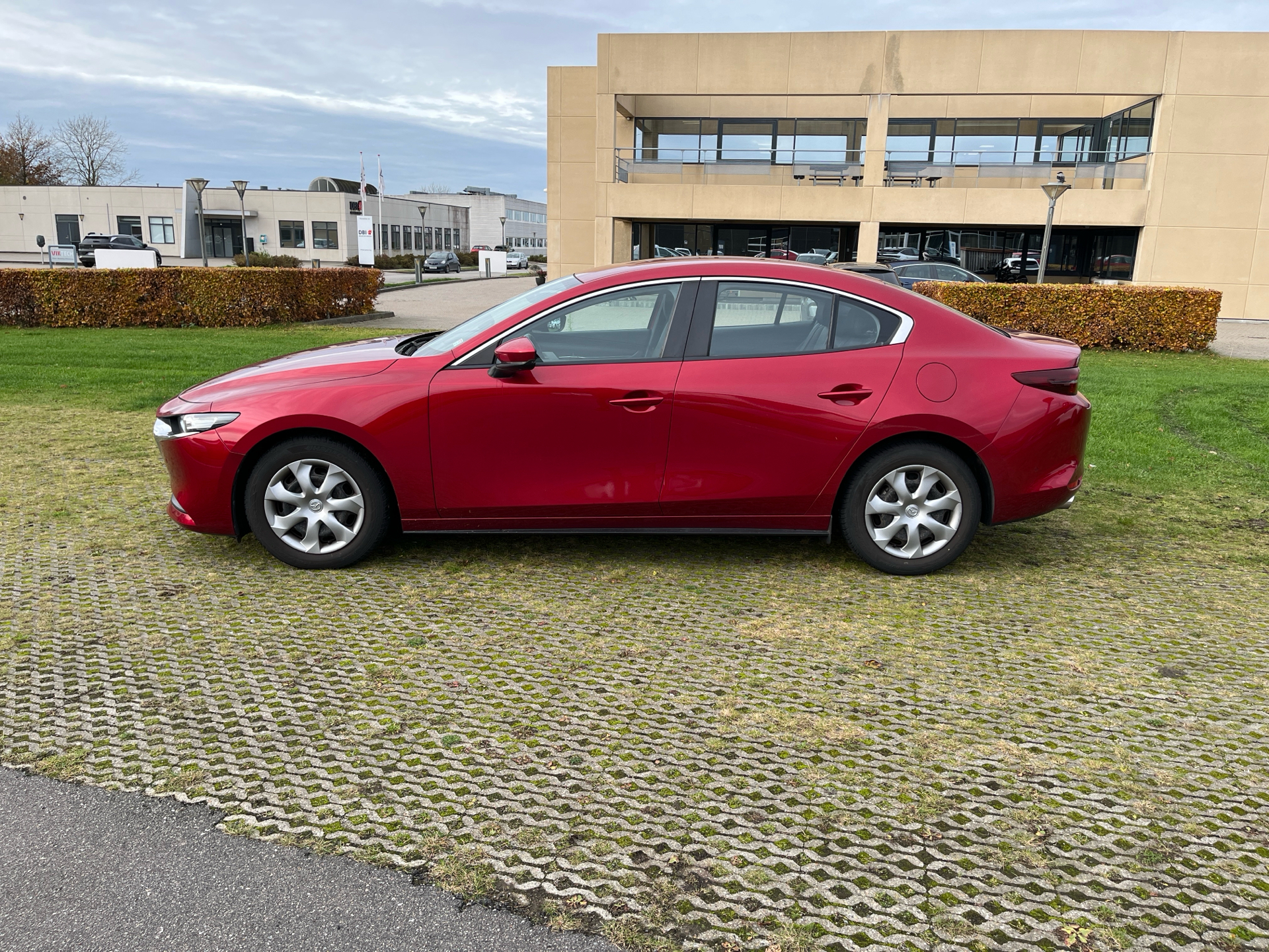 Billede af Mazda 3 2,0 Skyactiv-G  Mild hybrid Cosmo 122HK 6g Aut.