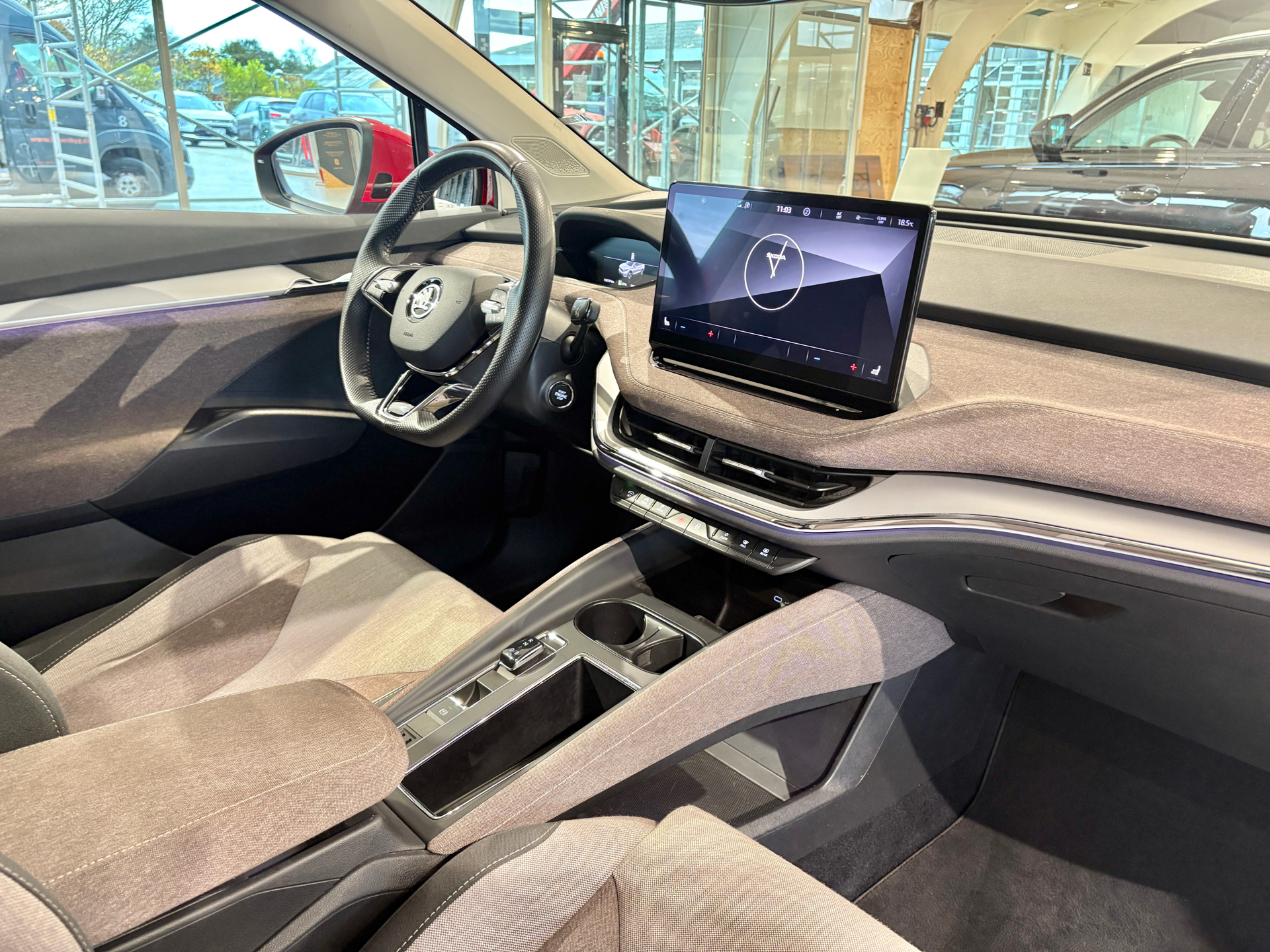 Billede af Skoda Enyaq 80 iV Design Selection Suite 204HK 5d Aut.