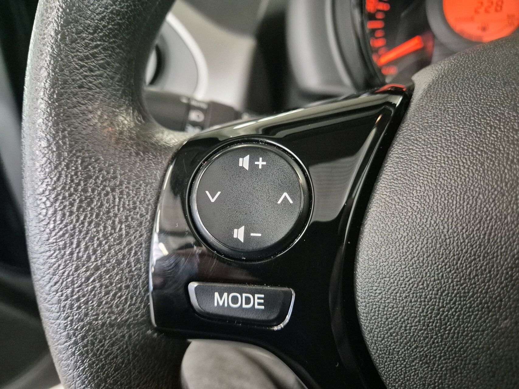 Billede af Citroën C1 1,0 VTi Airscape Iconic start/stop 68HK 5d