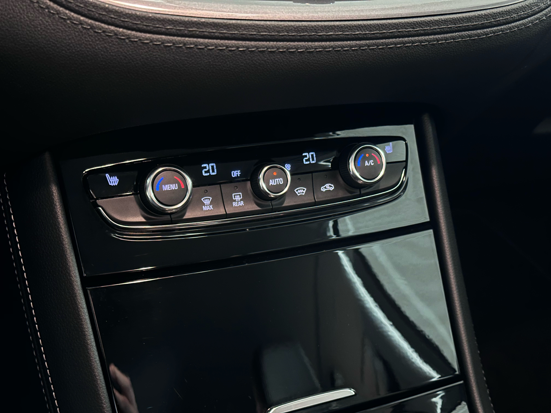 Billede af Opel Grandland X 1,6 PHEV  Plugin-hybrid Ultimate 225HK 5d 8g Aut.