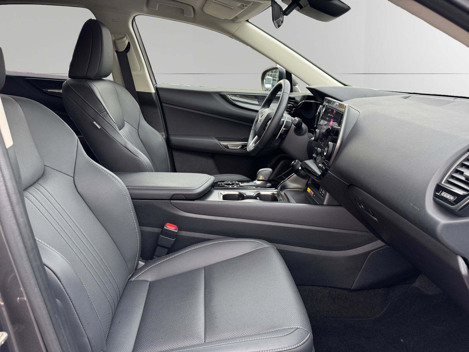 Billede af Lexus NX 450h+ 2,5 Plugin-hybrid Business Plus 4WD 309HK 5d Trinl. Gear