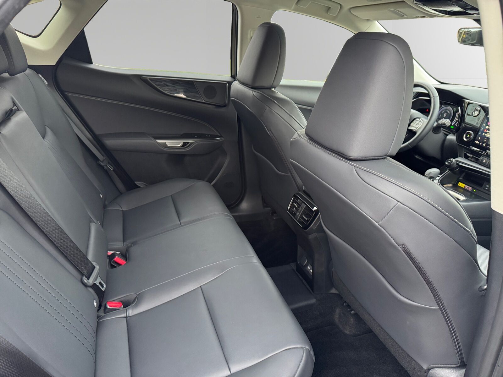 Billede af Lexus NX 450h+ 2,5 Plugin-hybrid Business Plus 4WD 309HK 5d Trinl. Gear