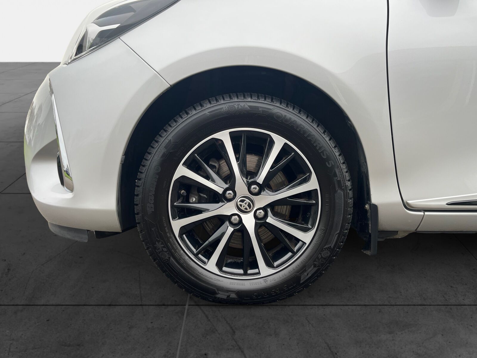 Billede af Toyota Yaris 1,5 VVT-I T2 Premium 111HK 5d 6g