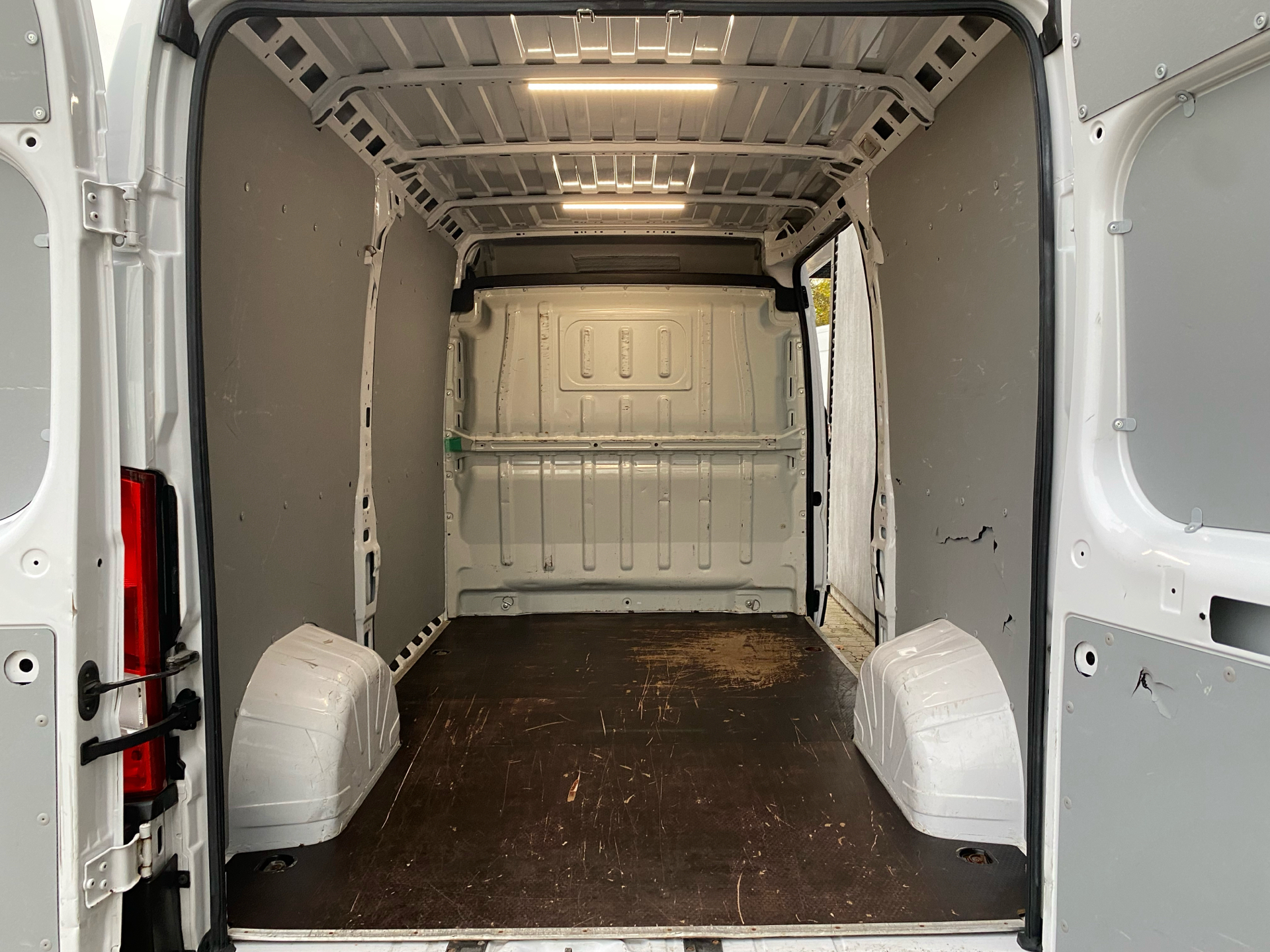 Billede af Fiat Ducato 33 L2H2 2,3 MJT 40 års Edition 140HK Van 9g Aut.