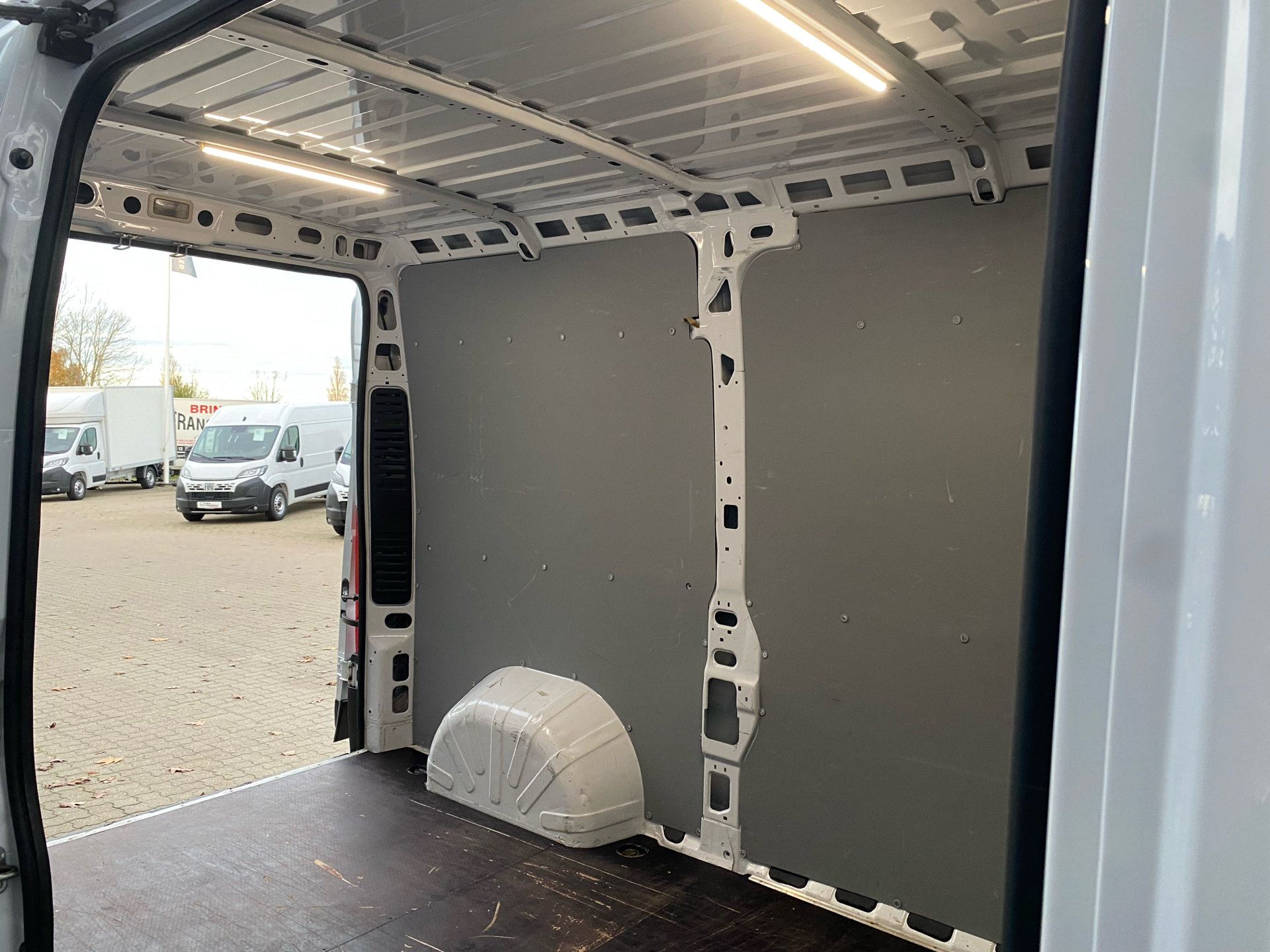 Billede af Fiat Ducato 33 L2H2 2,3 MJT 40 års Edition 140HK Van 9g Aut.