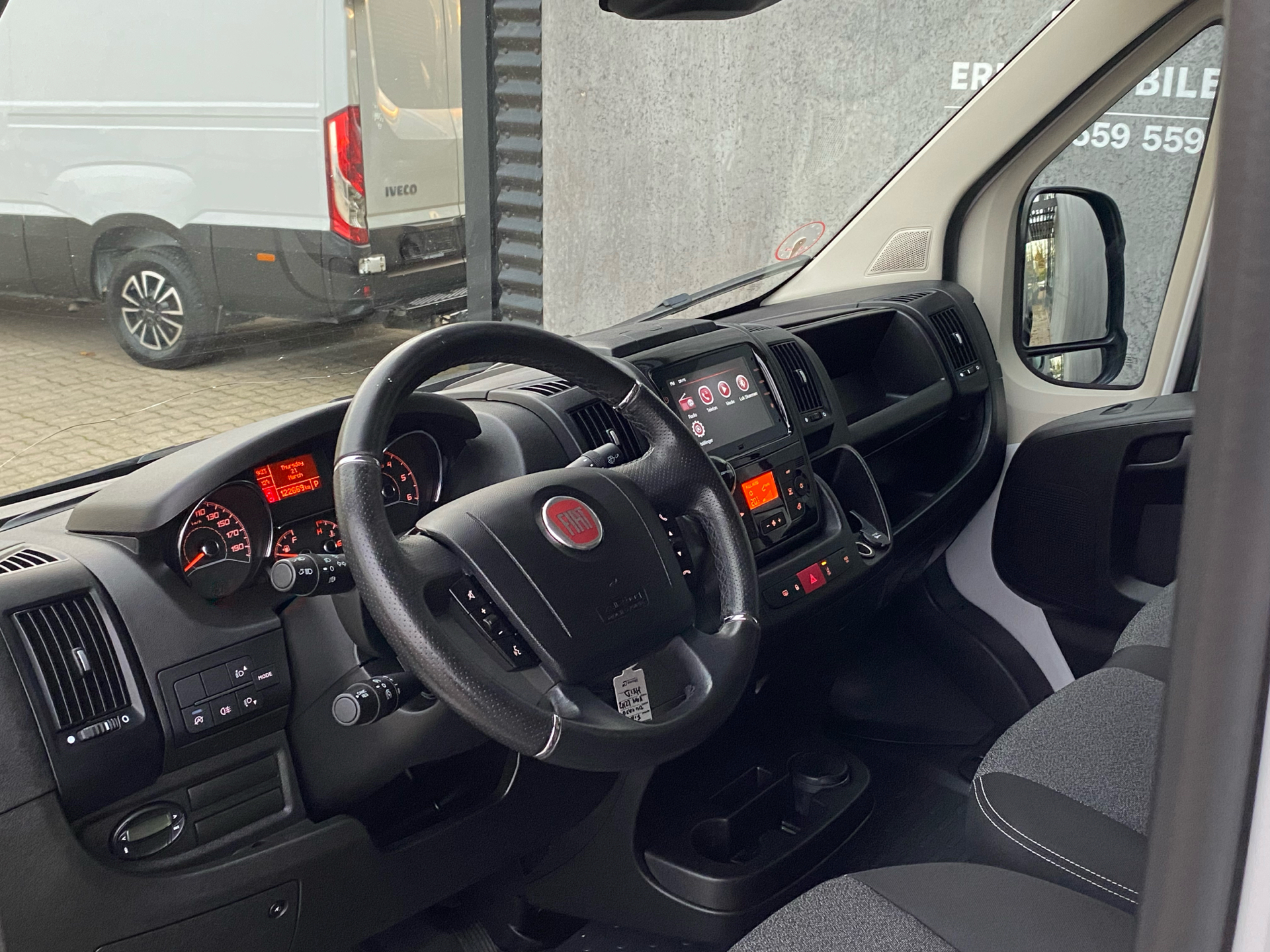 Billede af Fiat Ducato 33 L2H2 2,3 MJT 40 års Edition 140HK Van 9g Aut.