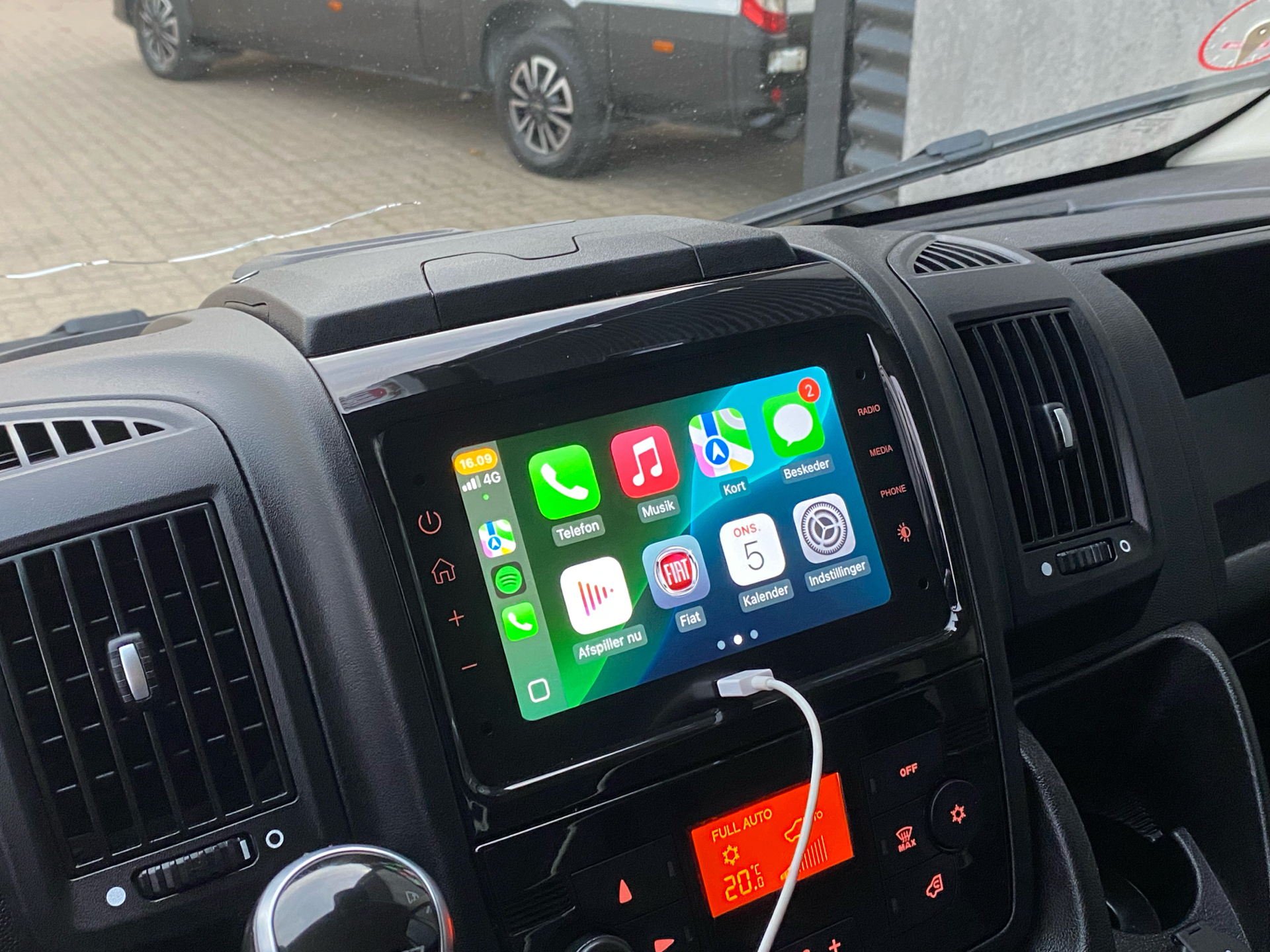 Billede af Fiat Ducato 33 L2H2 2,3 MJT 40 års Edition 140HK Van 9g Aut.