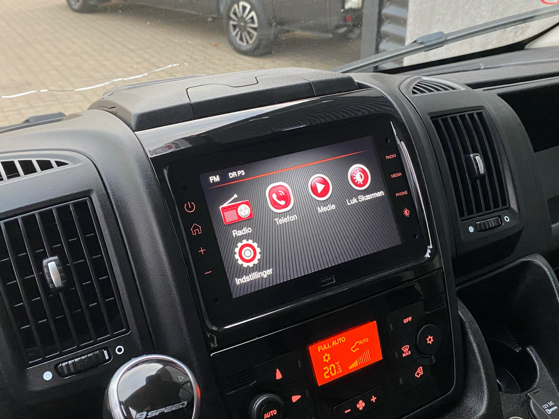 Billede af Fiat Ducato 33 L2H2 2,3 MJT 40 års Edition 140HK Van 9g Aut.