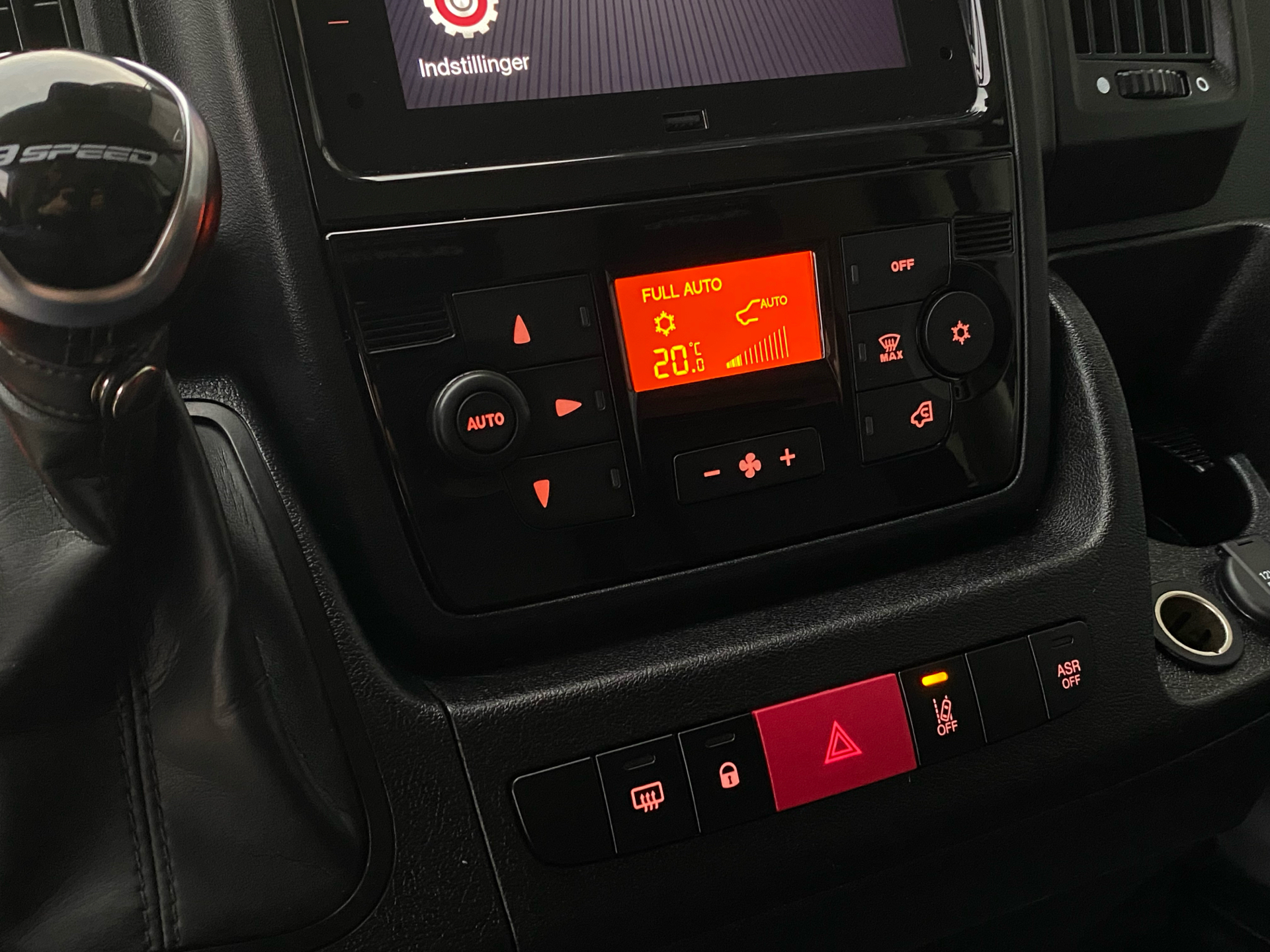 Billede af Fiat Ducato 33 L2H2 2,3 MJT 40 års Edition 140HK Van 9g Aut.