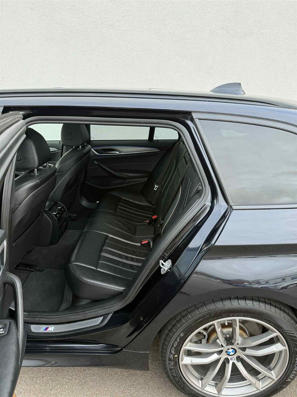 Billede af BMW 520d Touring 2,0 D Steptronic 190HK Stc 8g Aut.