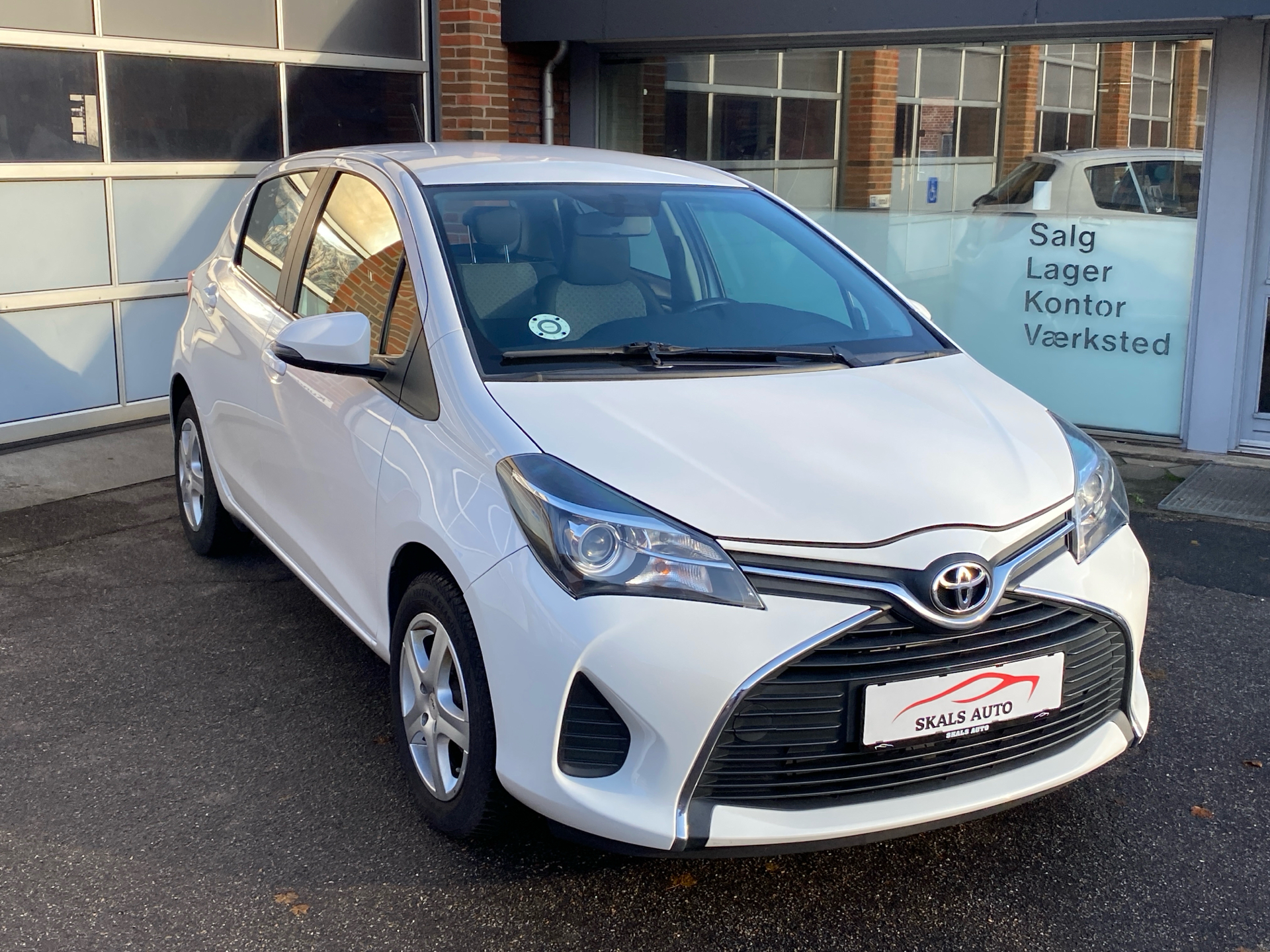 Billede af Toyota Yaris 1,3 VVT-I T2 100HK 5d 6g