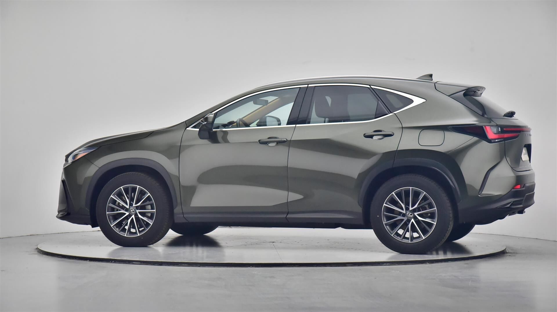Billede af Lexus NX 450h+ 2,5 Plugin-hybrid Business Plus 4WD 309HK 5d Trinl. Gear