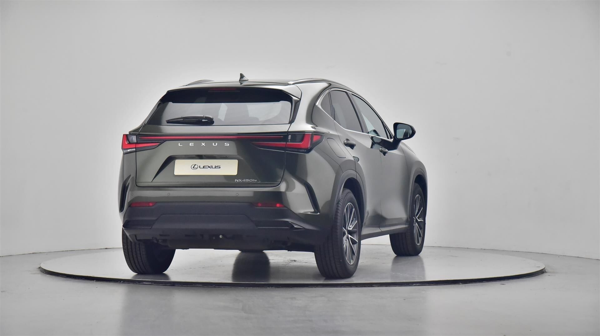 Billede af Lexus NX 450h+ 2,5 Plugin-hybrid Business Plus 4WD 309HK 5d Trinl. Gear