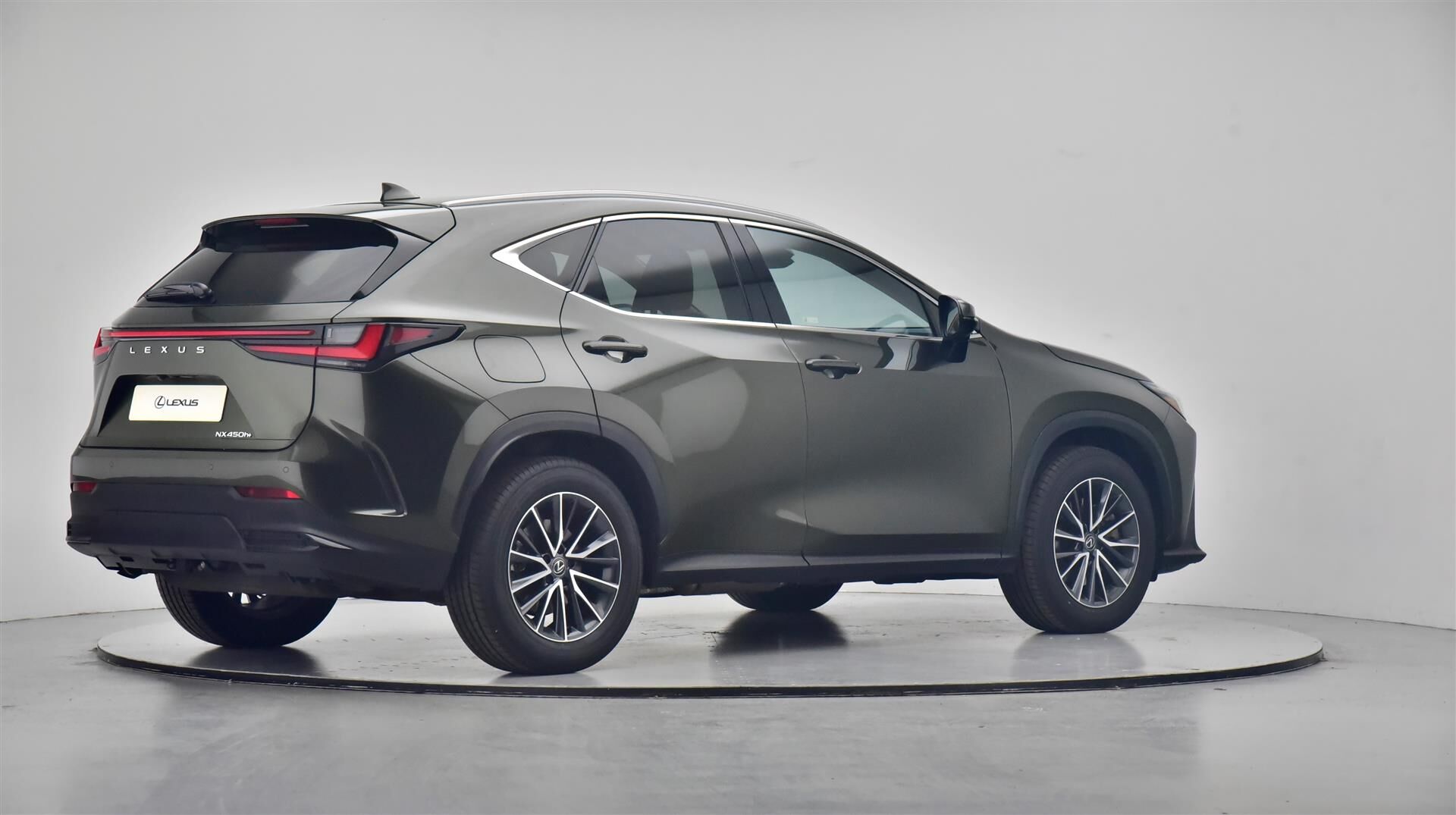 Billede af Lexus NX 450h+ 2,5 Plugin-hybrid Business Plus 4WD 309HK 5d Trinl. Gear