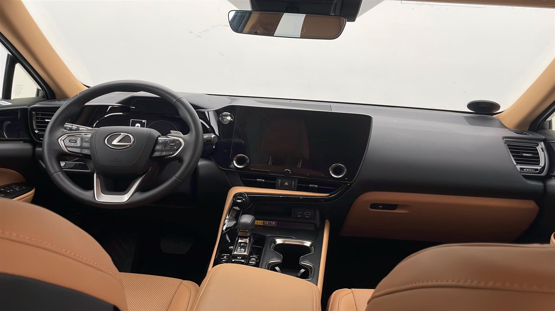 Billede af Lexus NX 450h+ 2,5 Plugin-hybrid Business Plus 4WD 309HK 5d Trinl. Gear