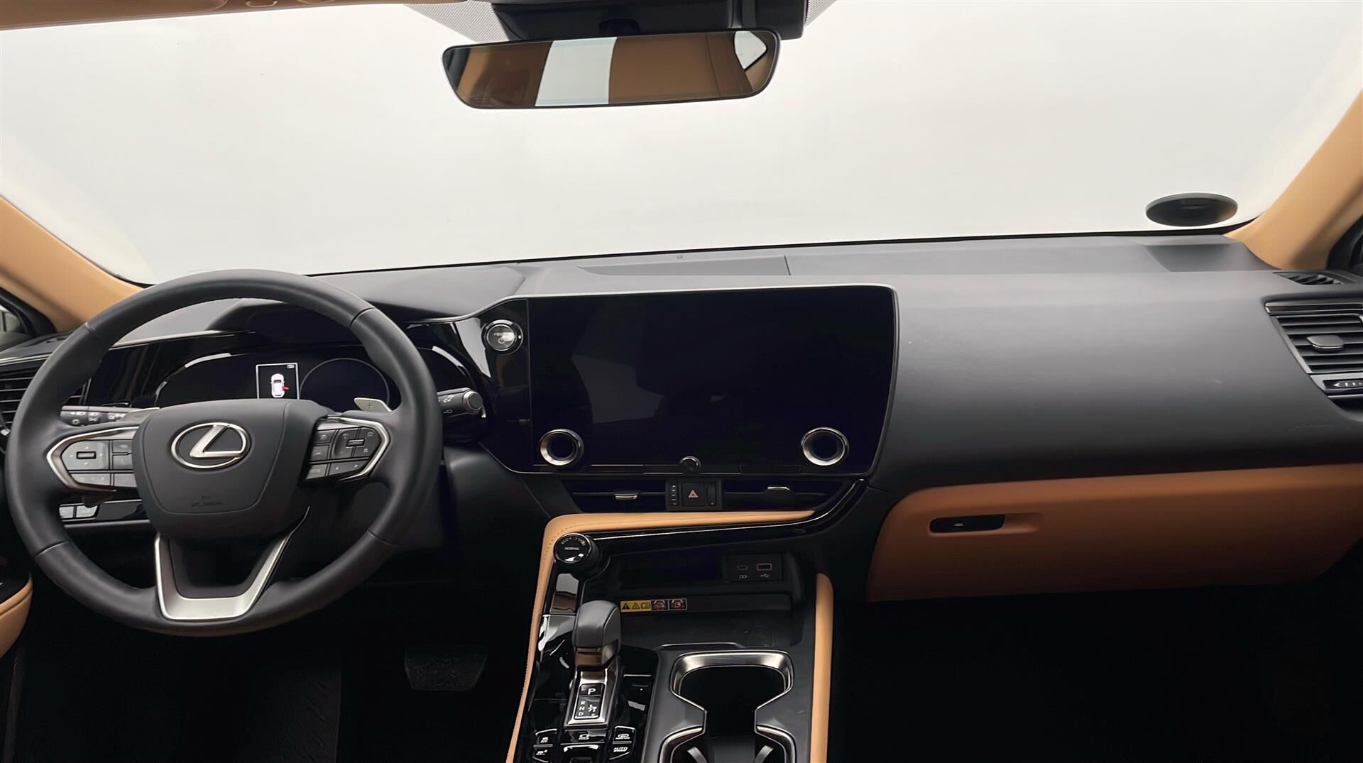 Billede af Lexus NX 450h+ 2,5 Plugin-hybrid Business Plus 4WD 309HK 5d Trinl. Gear