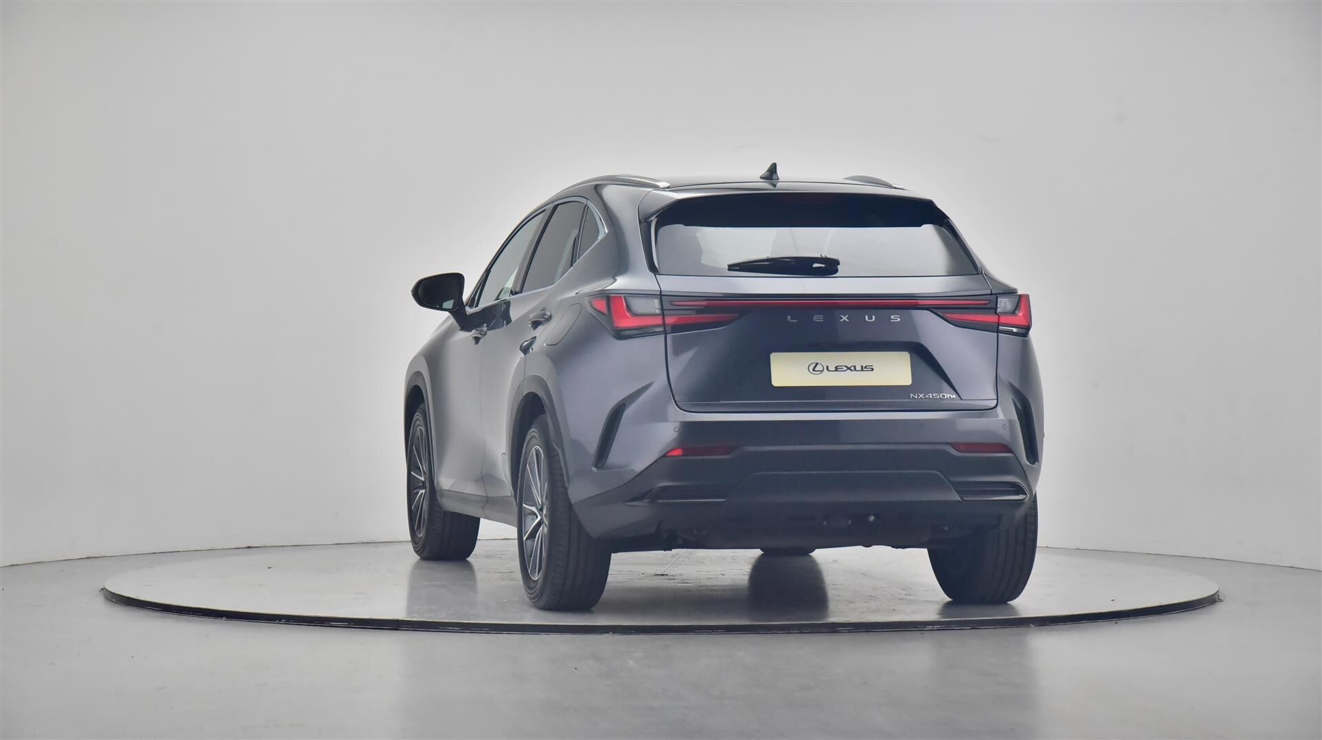 Billede af Lexus NX 450h+ 2,5 Plugin-hybrid Business Plus 4WD 309HK 5d Trinl. Gear