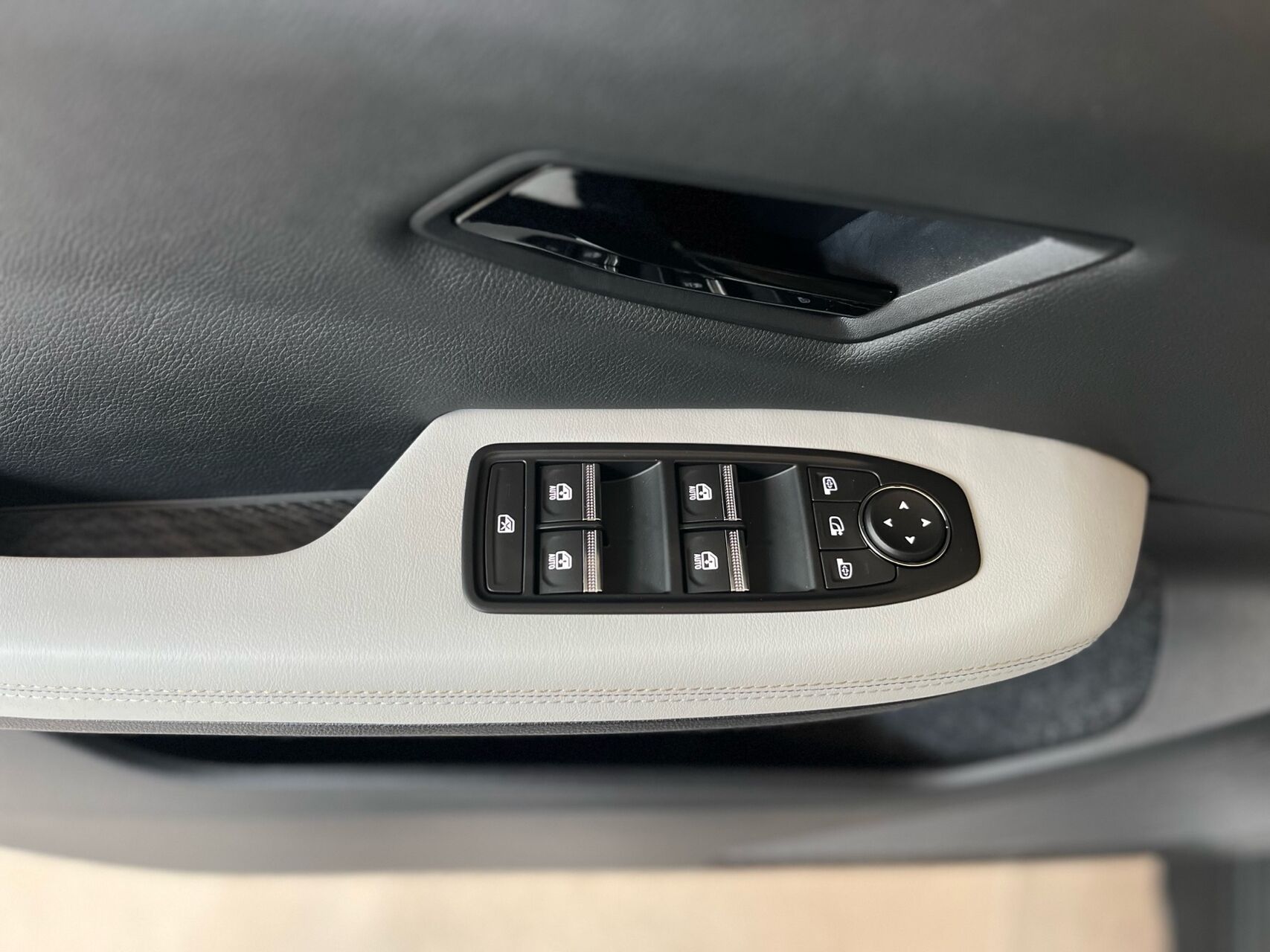 Billede af Renault Scénic E-TECH Iconic 220HK Aut.