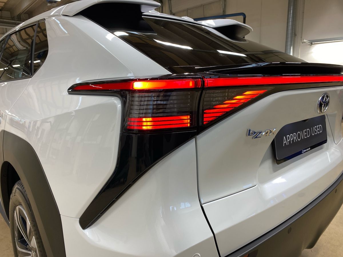 Billede af Toyota bZ4X SUV 150 kW (204 hk) aut. gear Executive