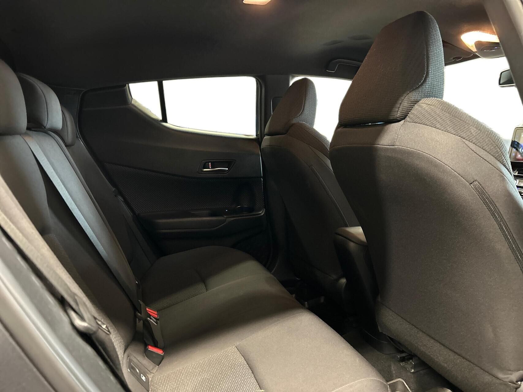 Billede af Toyota C-HR 1,8 Hybrid C-LUB Premium Selected Multidrive S 122HK 5d Aut.