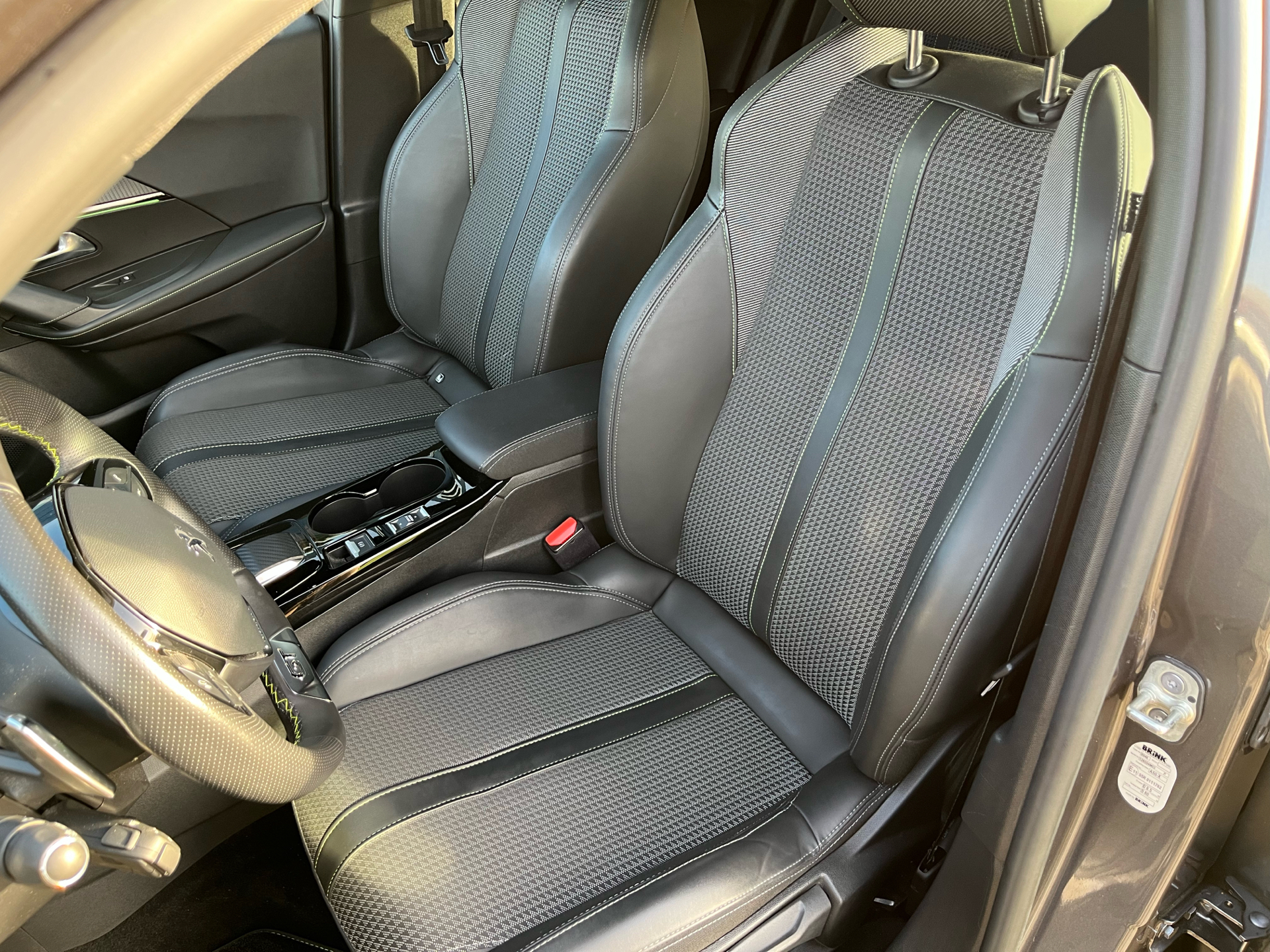 Billede af Peugeot 2008 1,2 PureTech GT EAT8 130HK 5d 8g Aut.