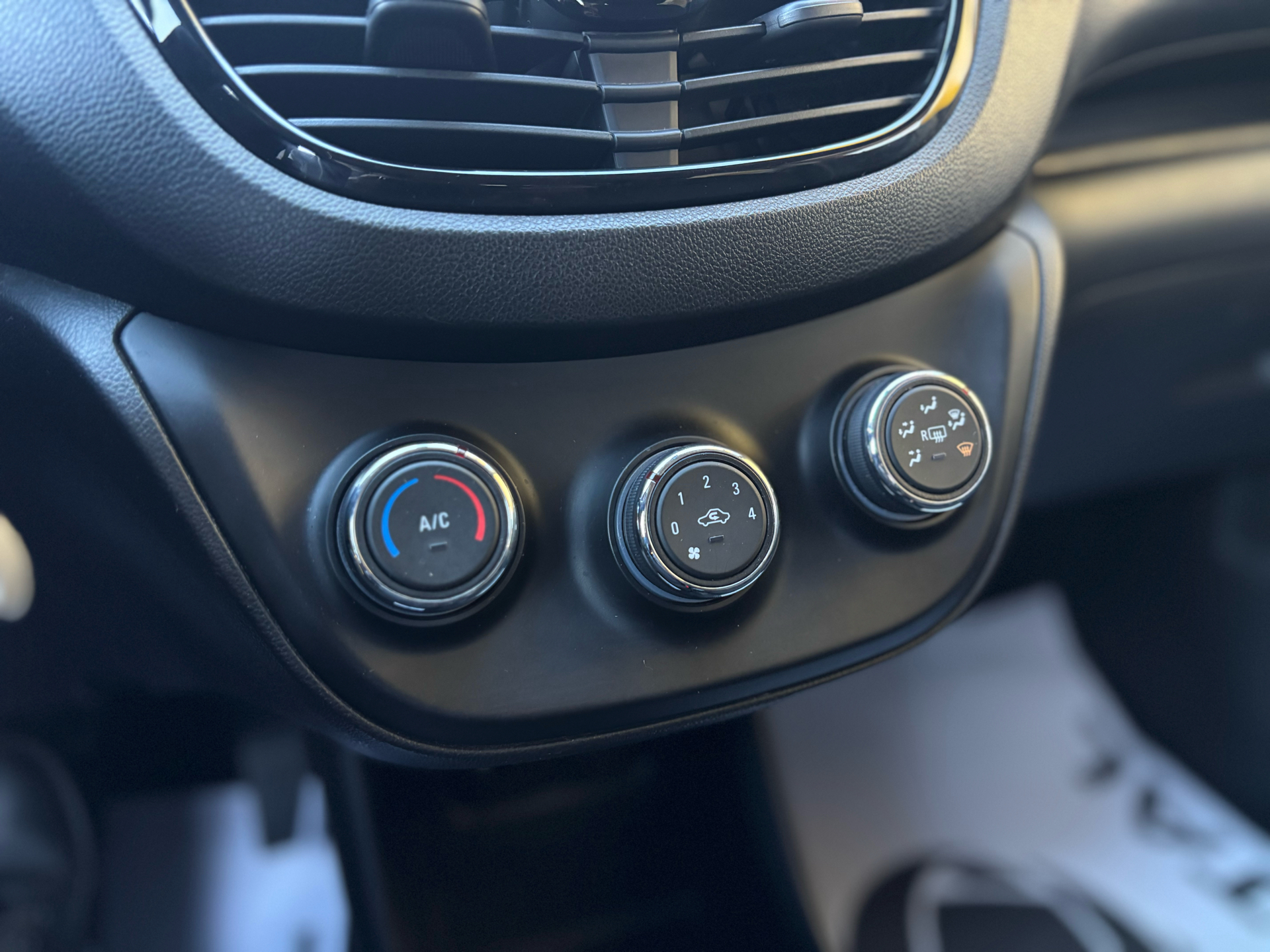 Billede af Opel Karl 1,0 Enjoy 75HK 5d