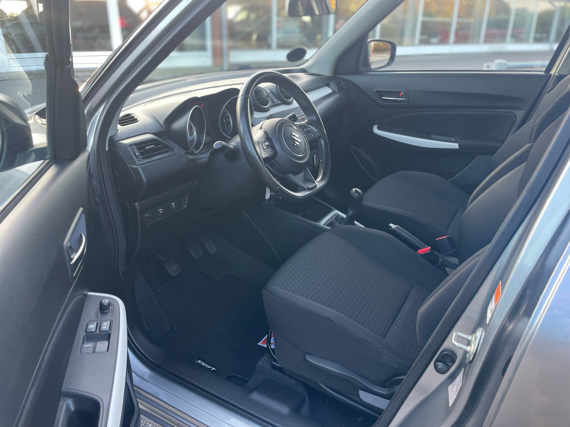 Billede af Suzuki Swift 1,2 Dualjet Club AEB 90HK 5d