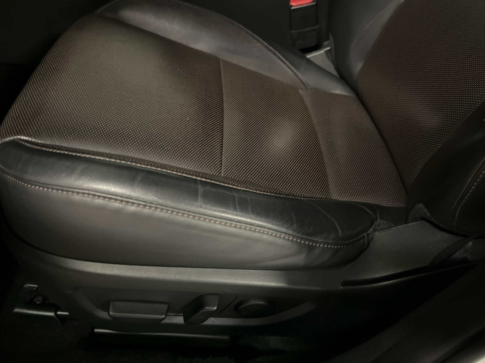 Billede af Mazda CX-30 2,0 Skyactiv-G  Mild hybrid Cosmo 122HK 5d 6g Aut.