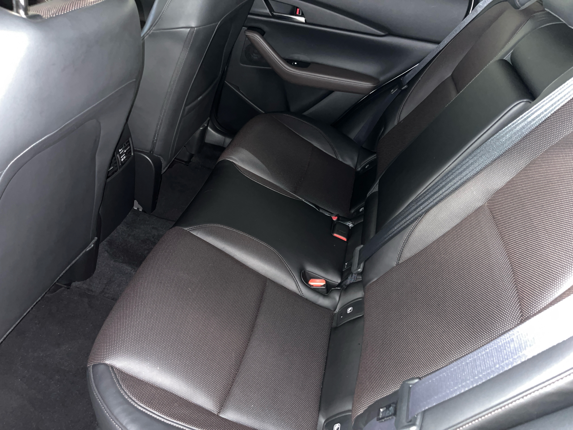 Billede af Mazda CX-30 2,0 Skyactiv-G  Mild hybrid Cosmo 122HK 5d 6g Aut.