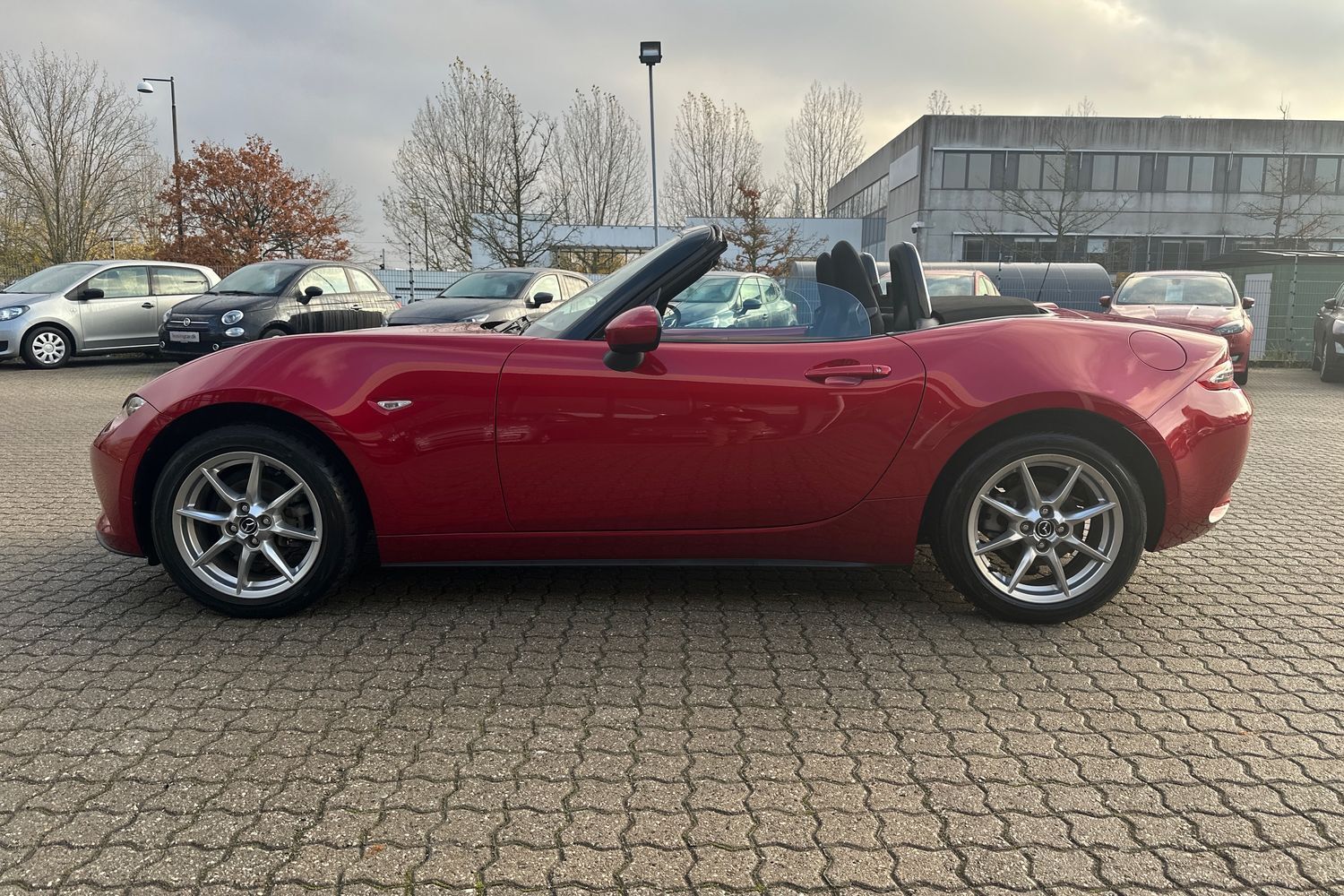 Billede af Mazda MX-5 Roadster 1,5 Skyactiv-G 131HK Cabr. 6g