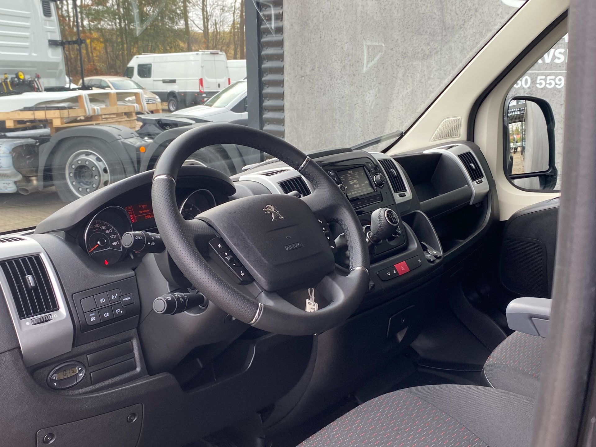 Billede af Peugeot Boxer 333 L2H2 2,2 BlueHDi Premium 140HK Van 6g