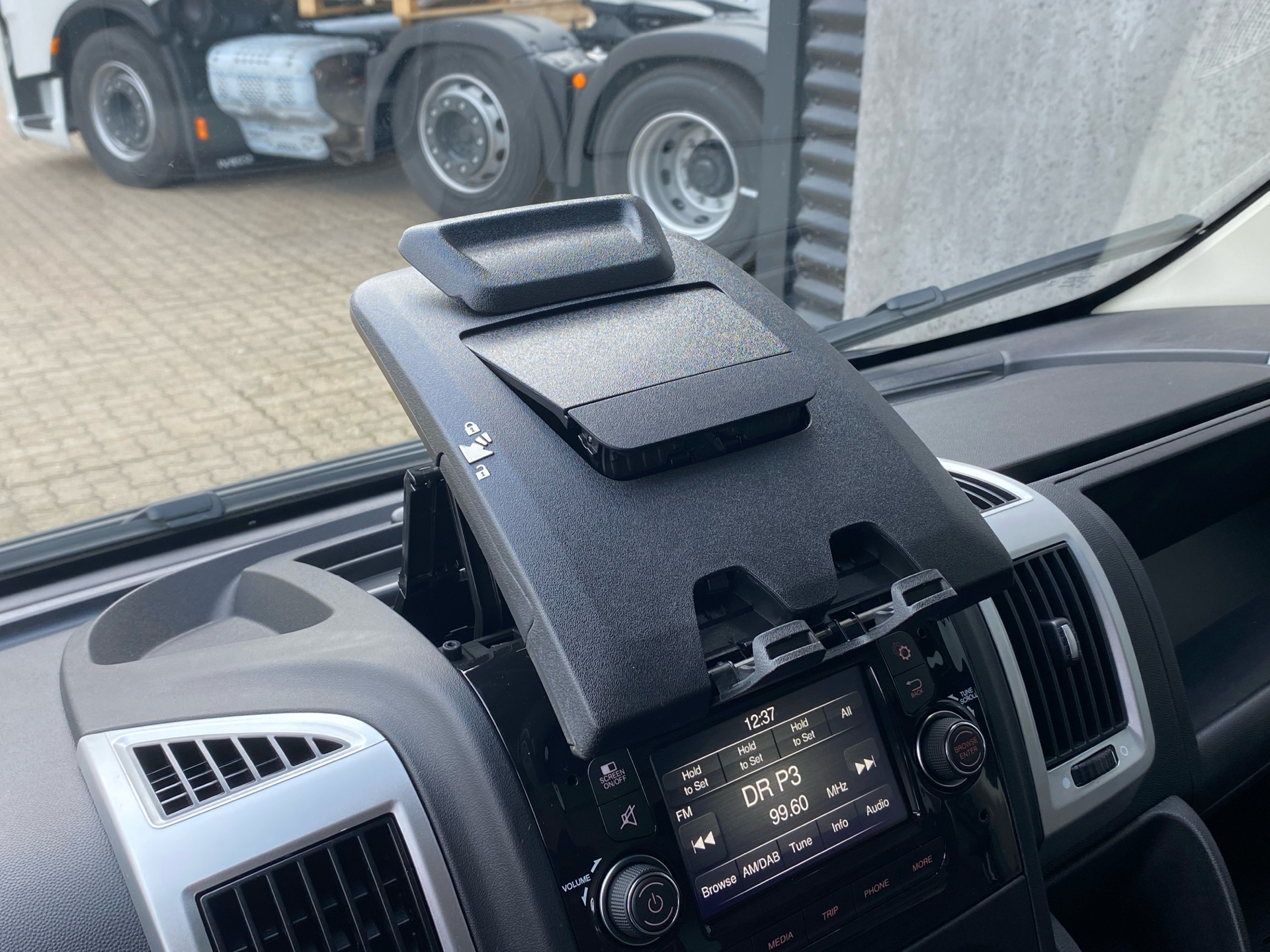 Billede af Peugeot Boxer 333 L2H2 2,2 BlueHDi Premium 140HK Van 6g
