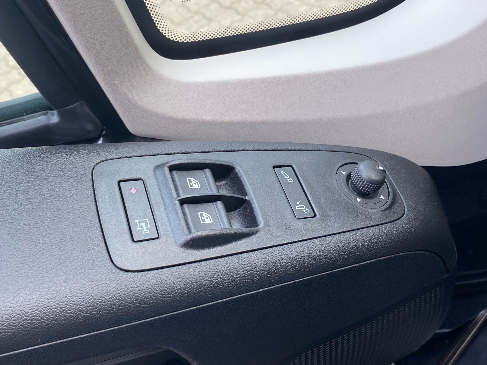 Billede af Peugeot Boxer 333 L2H2 2,2 BlueHDi Premium 140HK Van 6g