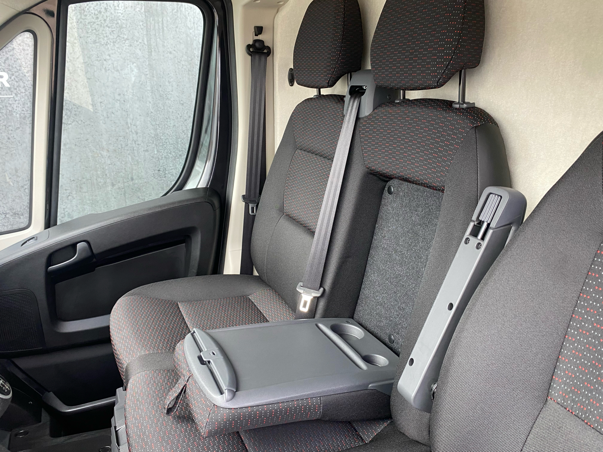 Billede af Peugeot Boxer 333 L2H2 2,2 BlueHDi Premium 140HK Van 6g