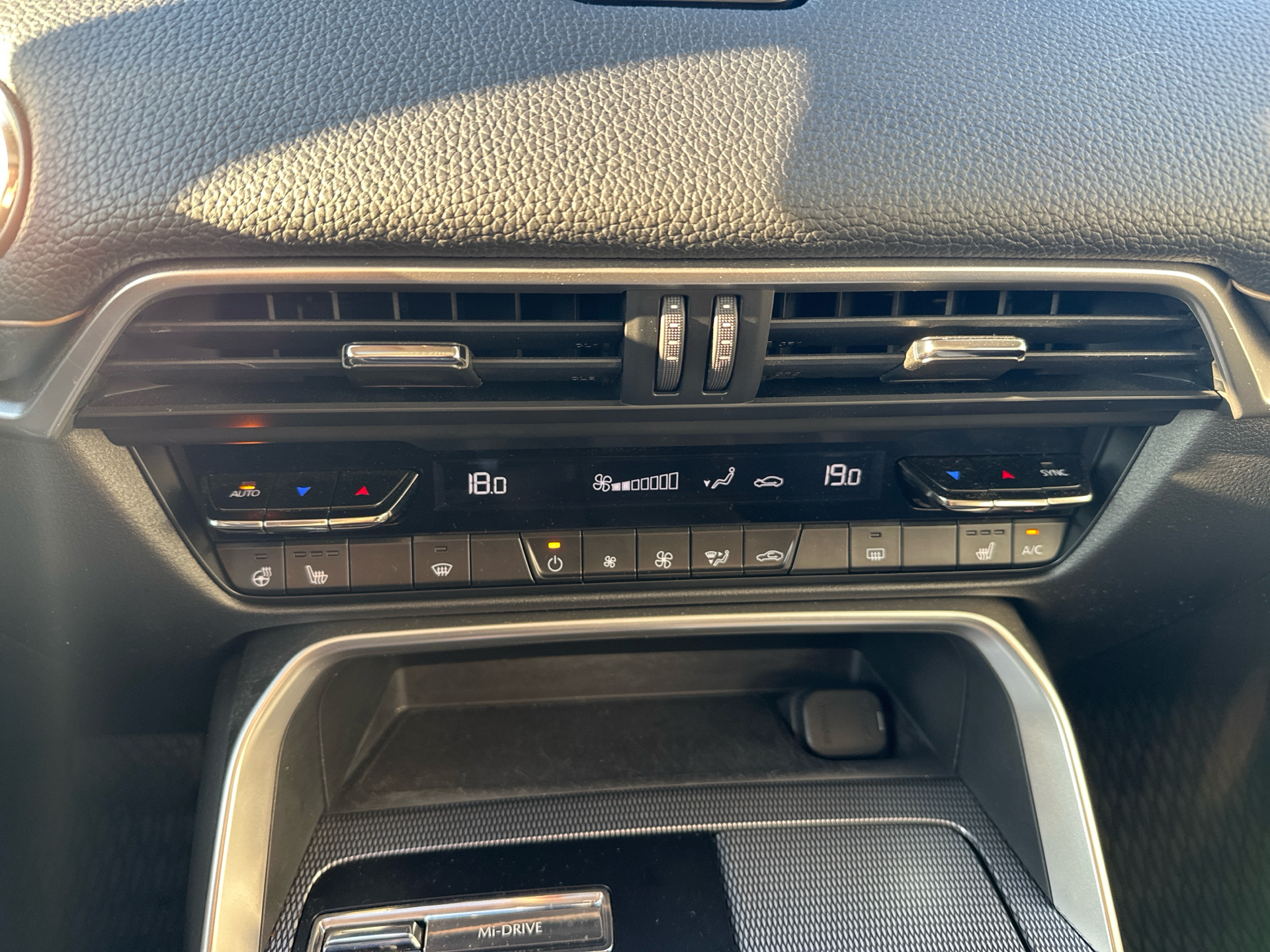 Billede af Mazda CX-60 2,5 e-Skyactiv  Plugin-hybrid Exclusive-Line AWD 327HK 5d 8g Aut.