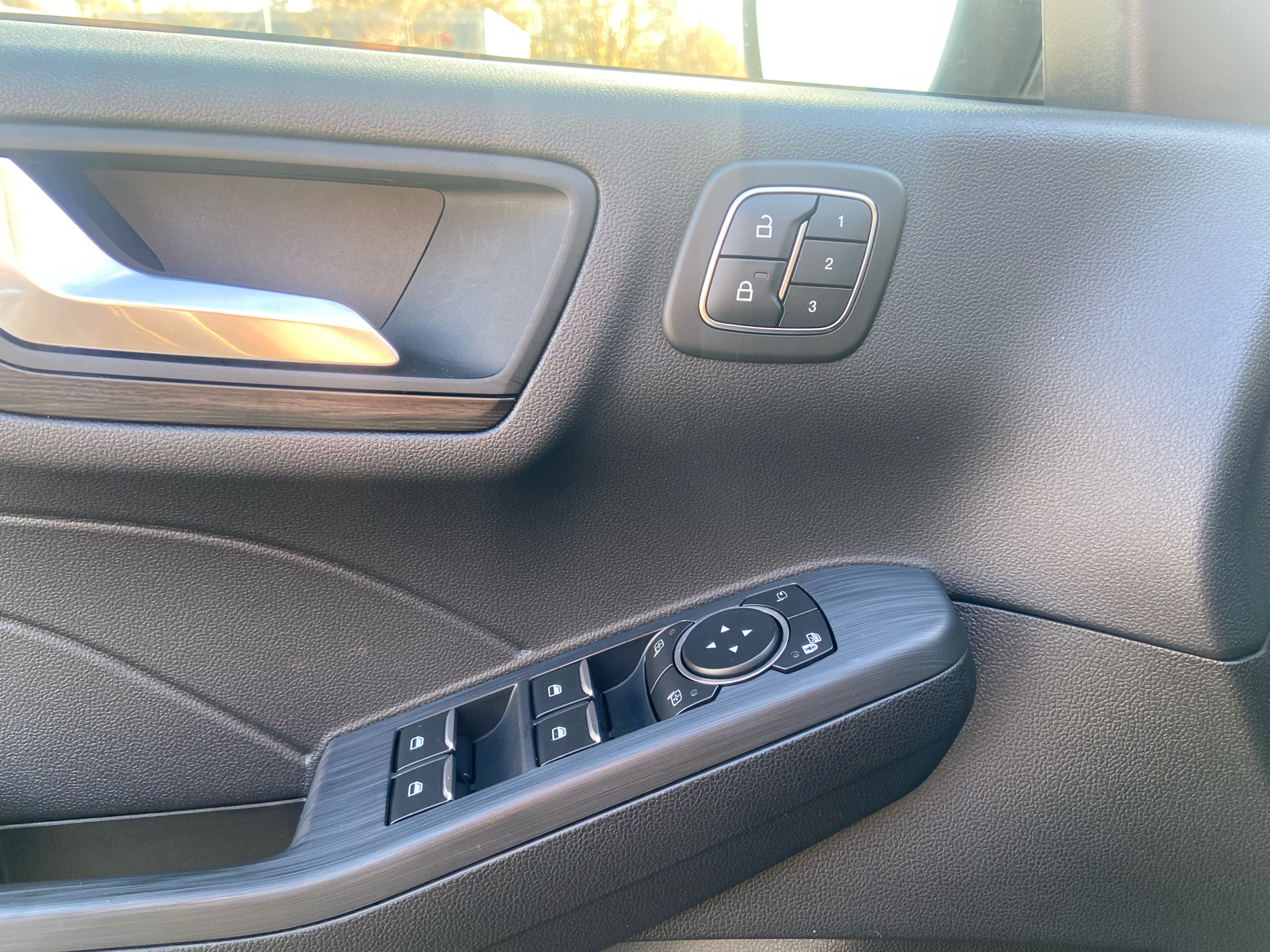 Billede af Ford Kuga 2,5 Plugin-hybrid Vignale CVT 225HK 5d Trinl. Gear