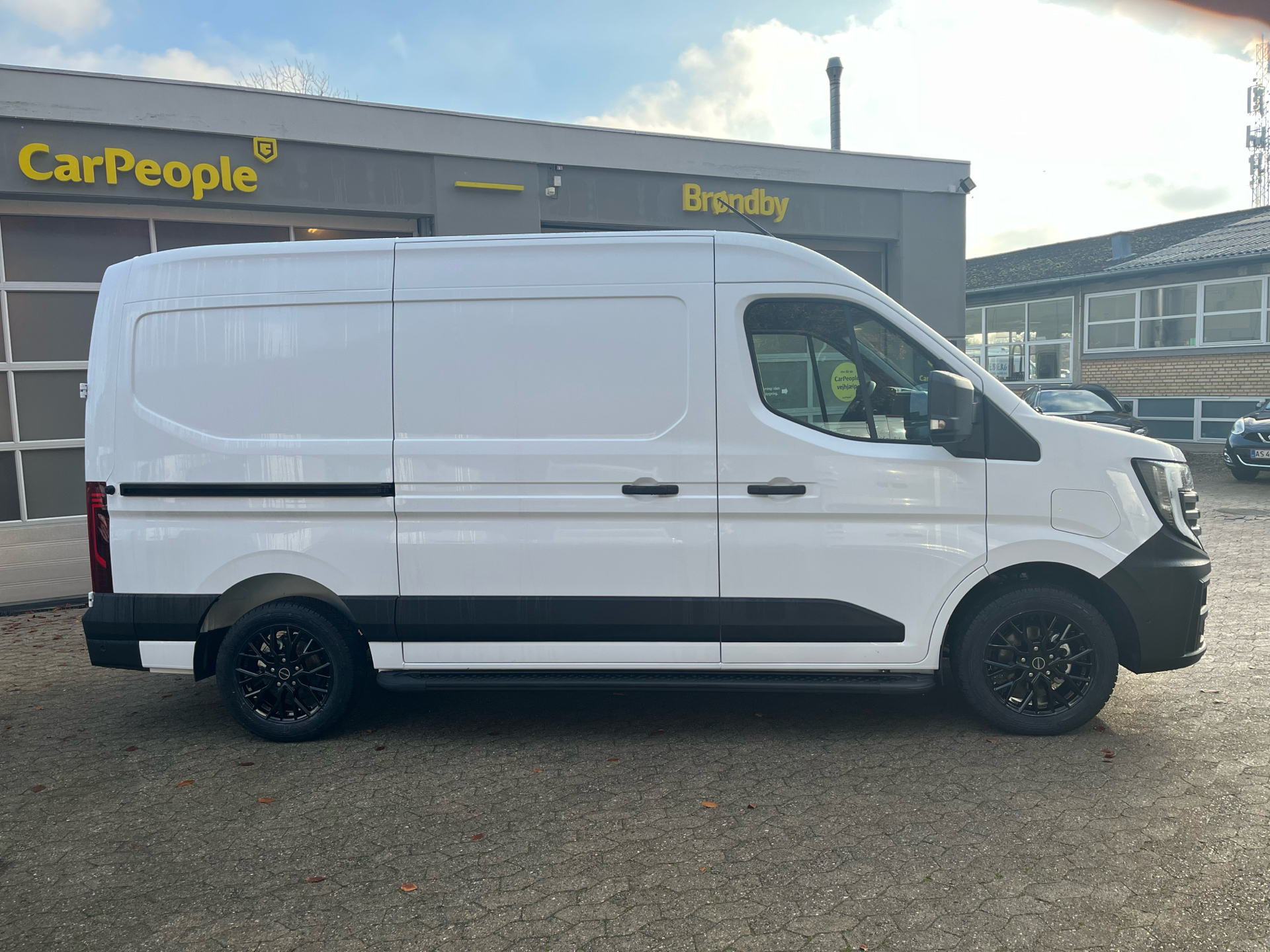 Billede af Nissan Interstar L2H2 EL Tekna 141HK Van Aut.