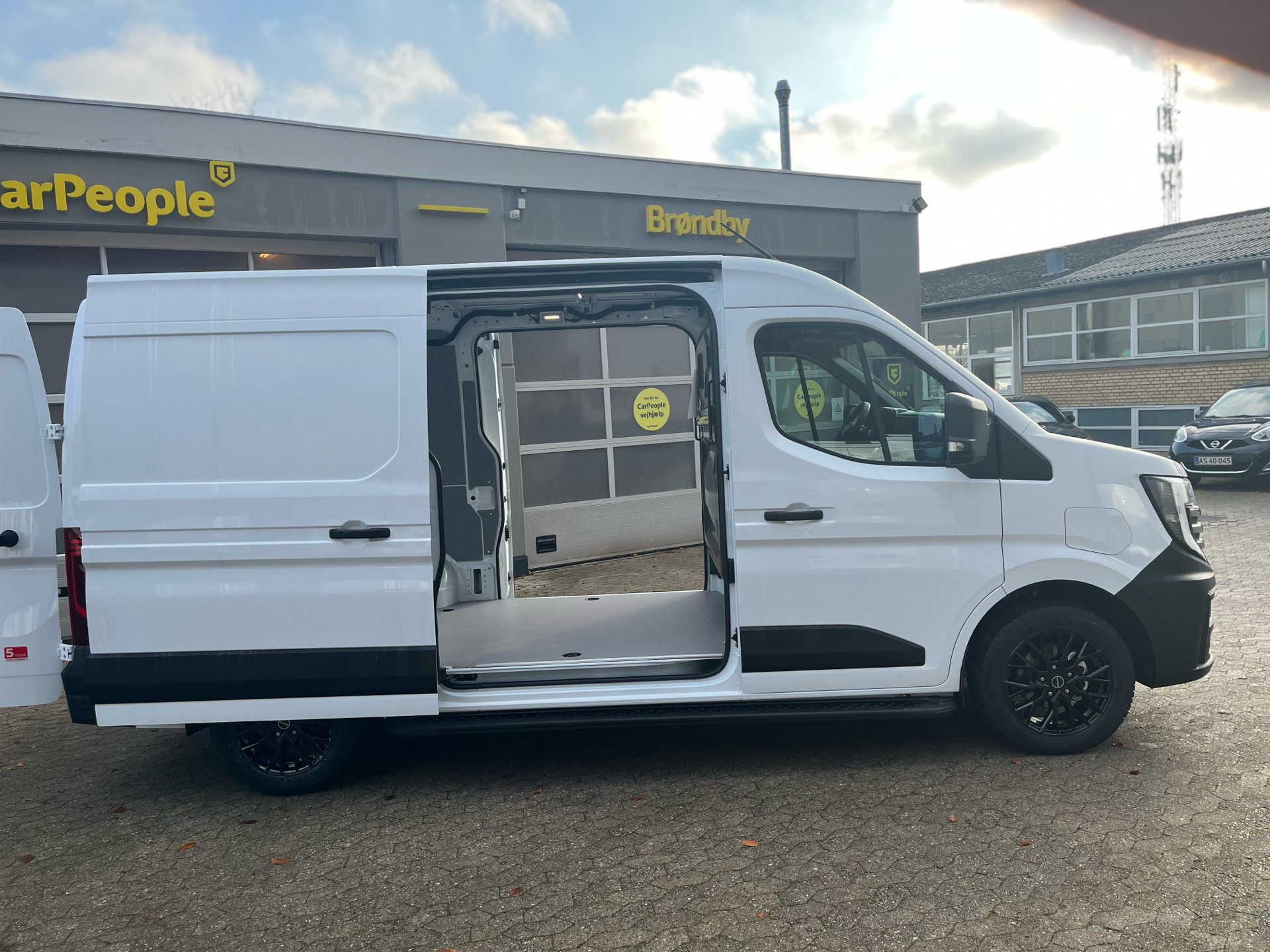 Billede af Nissan Interstar L2H2 EL Tekna 141HK Van Aut.