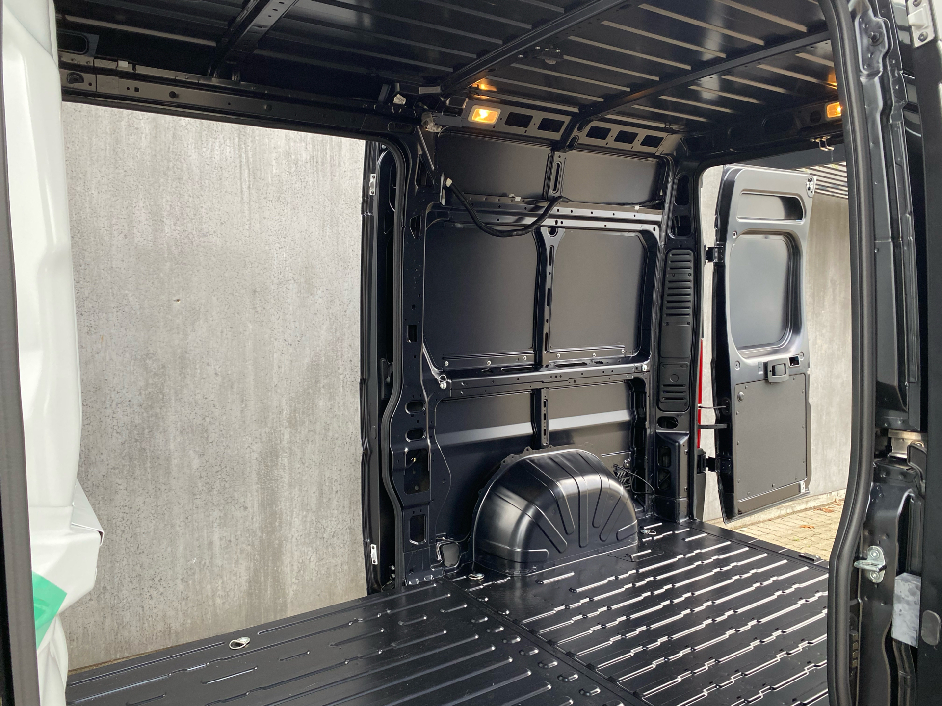 Billede af Fiat Ducato 35M L2H2 2,2 Multijet Pro+ 180HK Van 8g Aut.