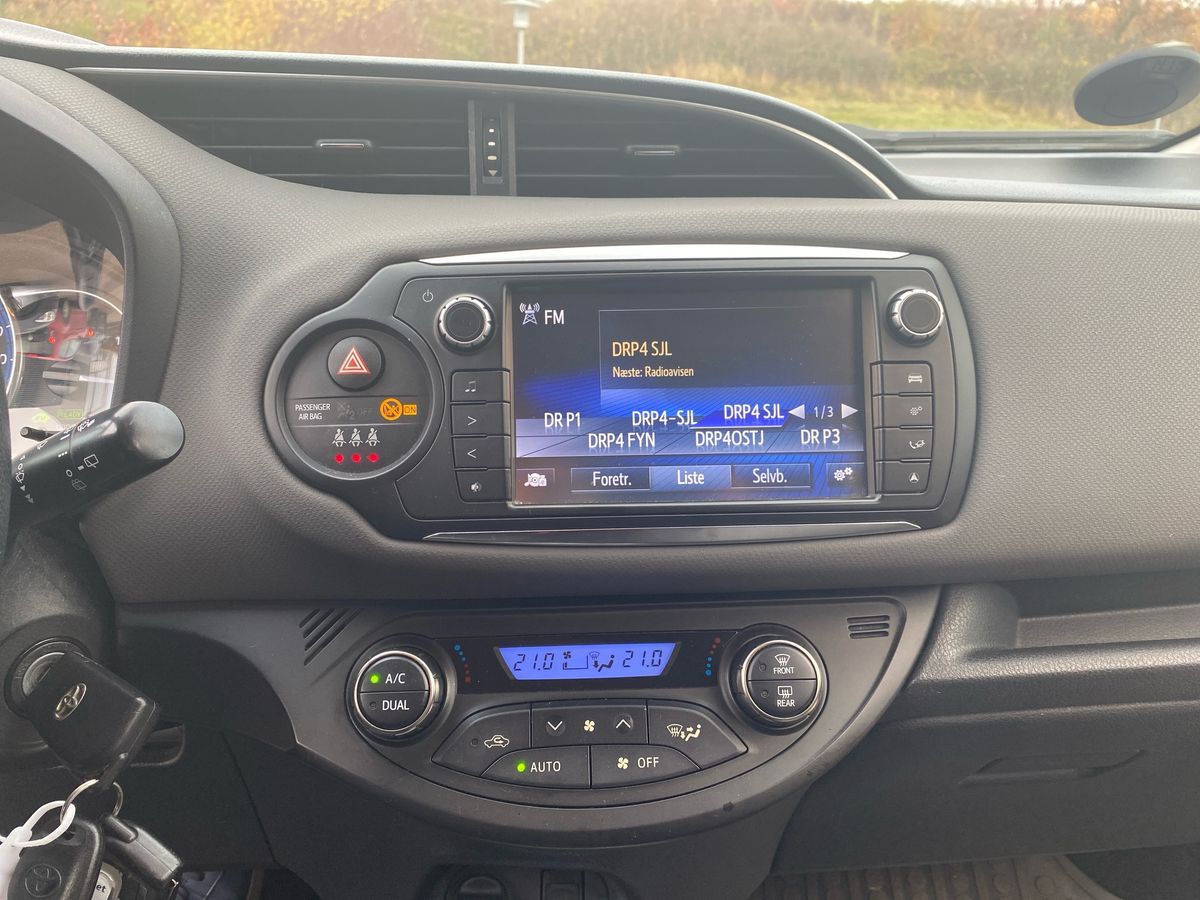 Billede af Toyota Yaris 1,5 Hybrid H2 E-CVT 100HK 5d Trinl. Gear