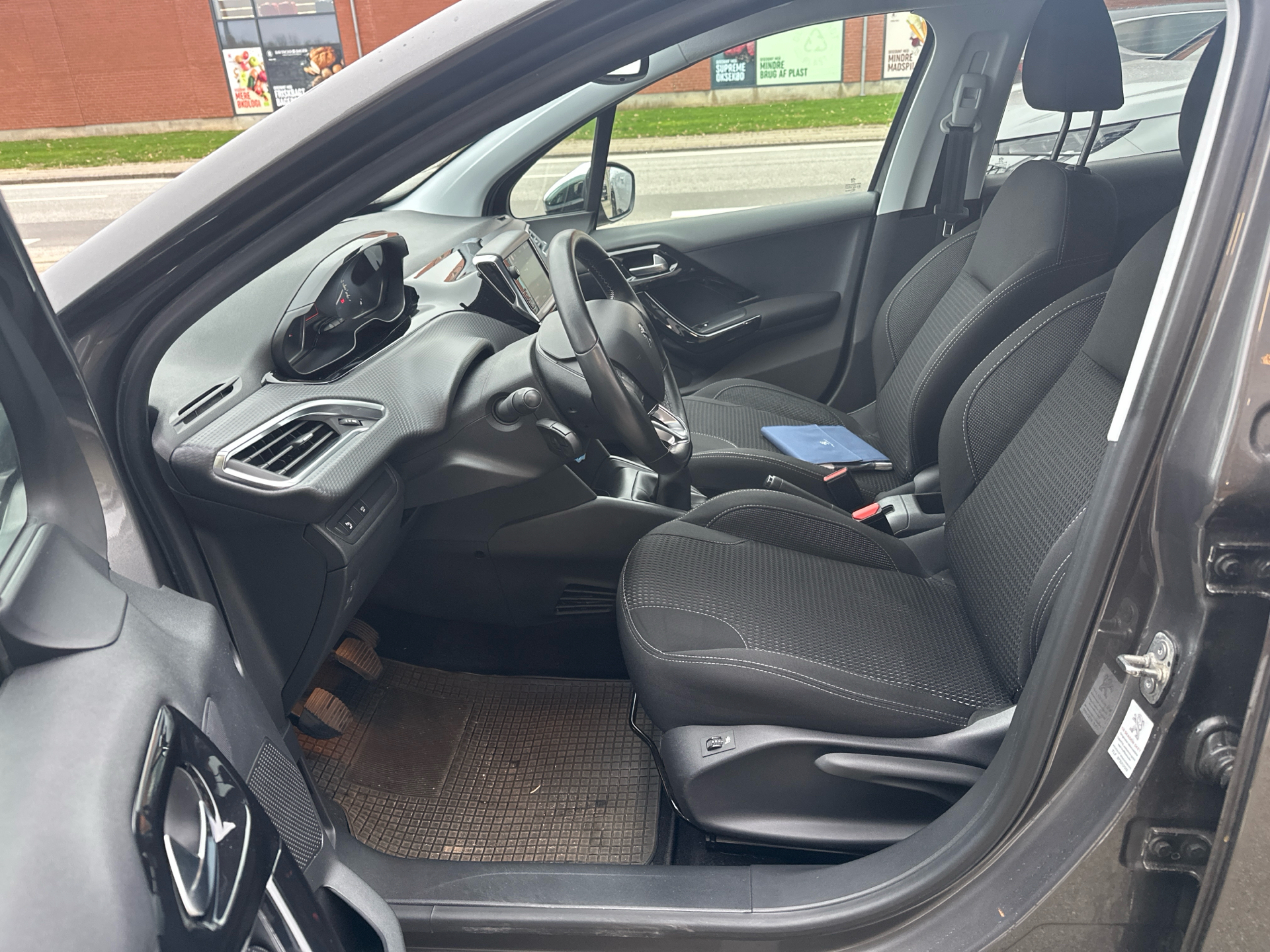 Billede af Peugeot 208 1,2 PureTech Prestige 82HK 5d