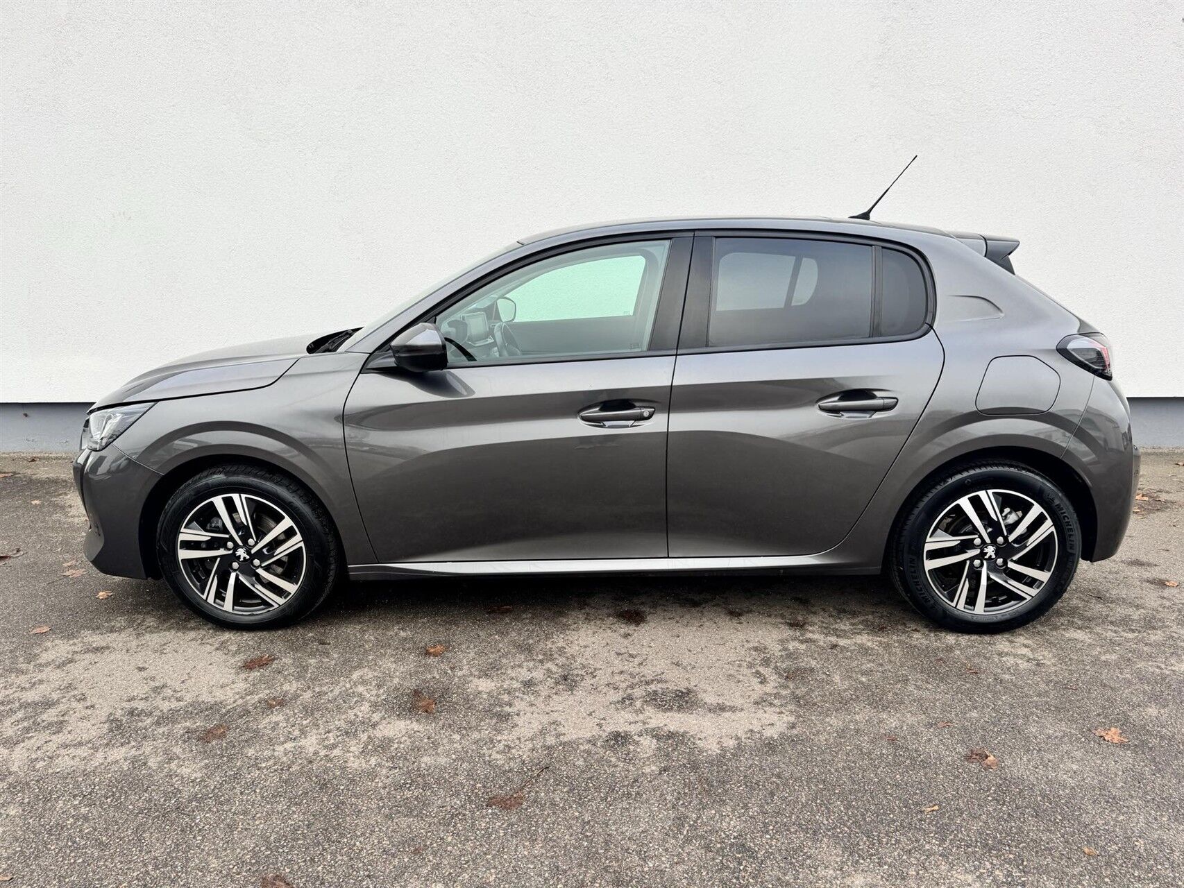 Billede af Peugeot 208 1,2 PureTech Allure Sky 100HK 5d 6g