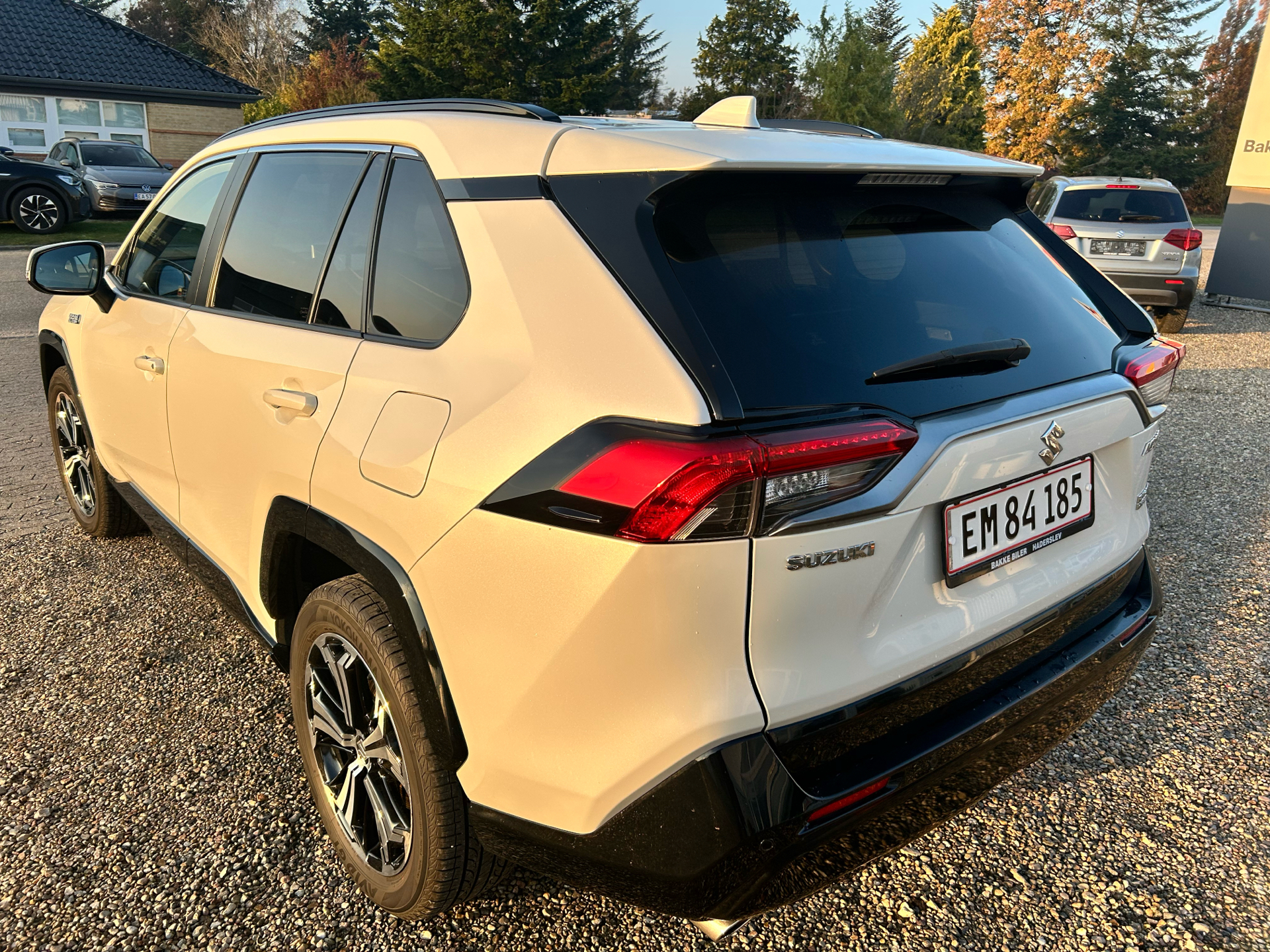 Billede af Suzuki Across 2,5 Plugin-hybrid Adventure E-CVT 306HK 5d Trinl. Gear