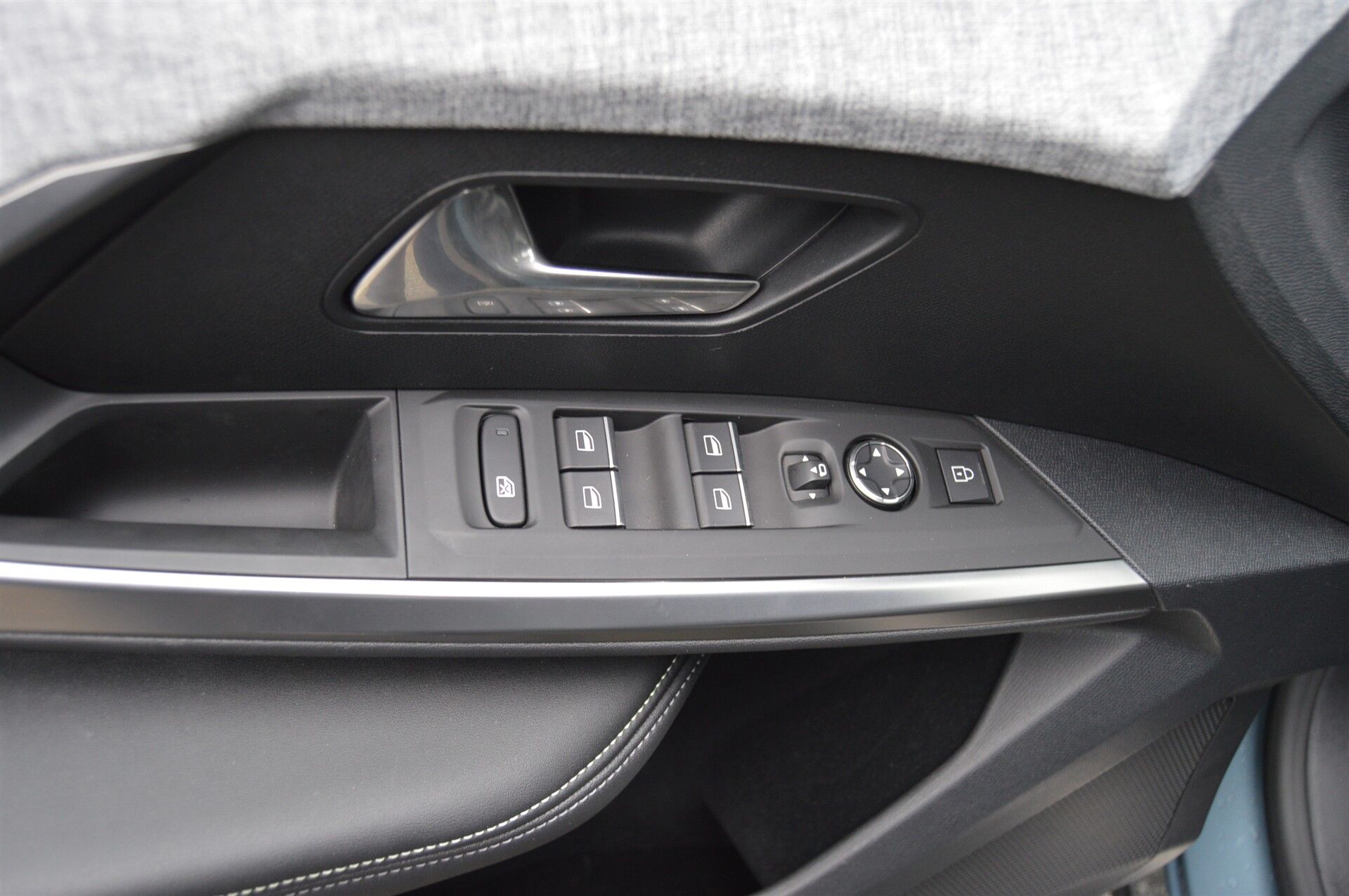 Billede af Peugeot e-3008 EL GT Pack 210HK 5d Aut.