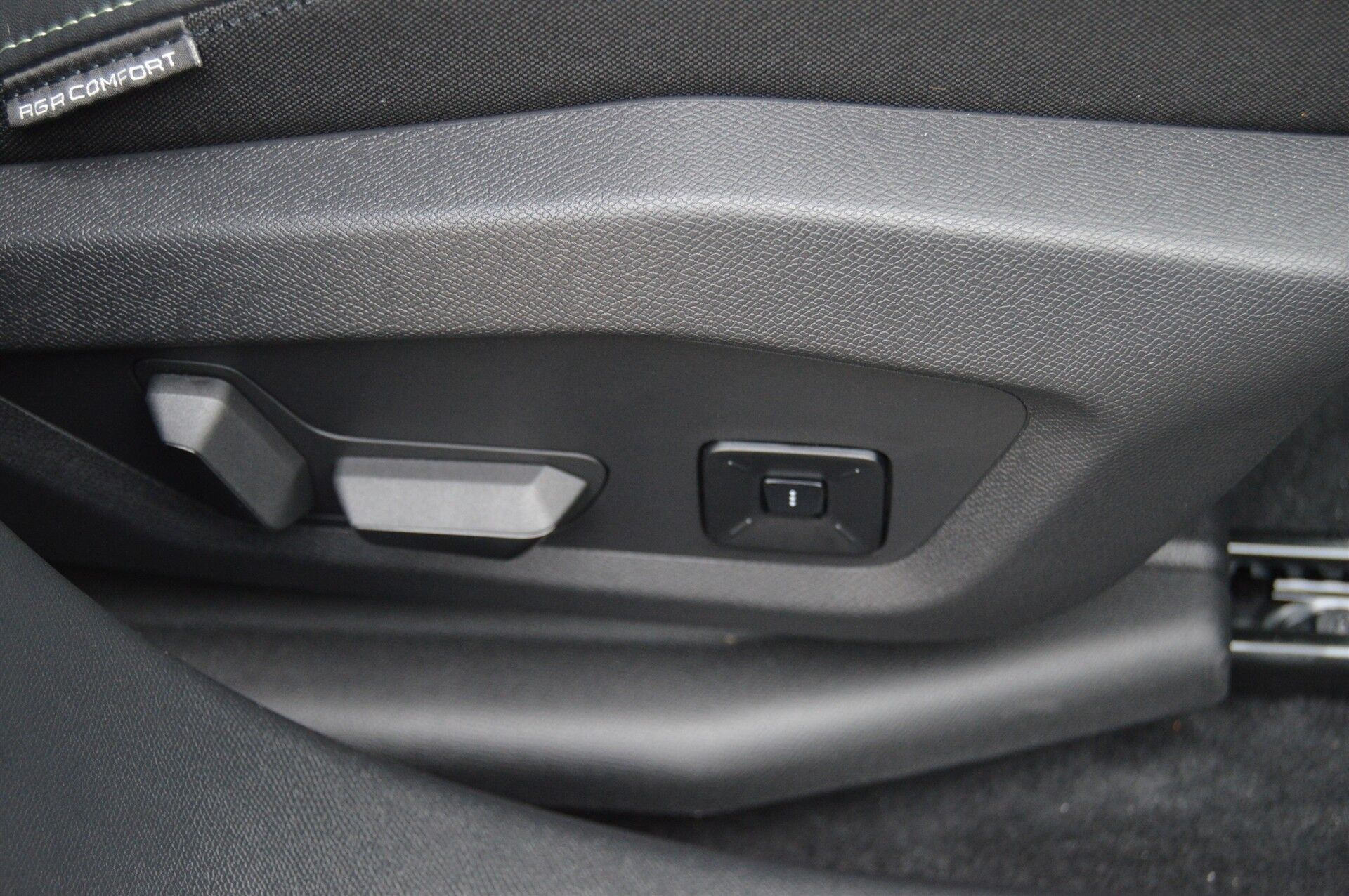 Billede af Peugeot e-3008 EL GT Pack 210HK 5d Aut.