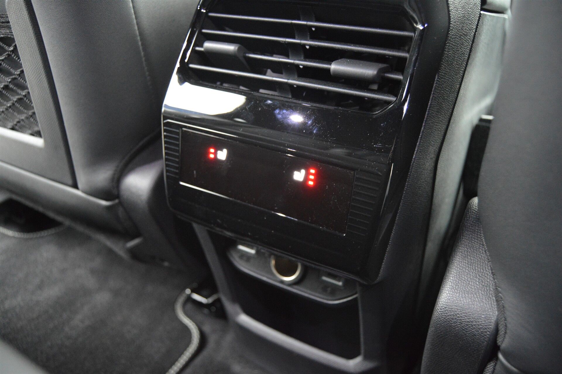 Billede af Peugeot e-3008 EL GT Pack 210HK 5d Aut.