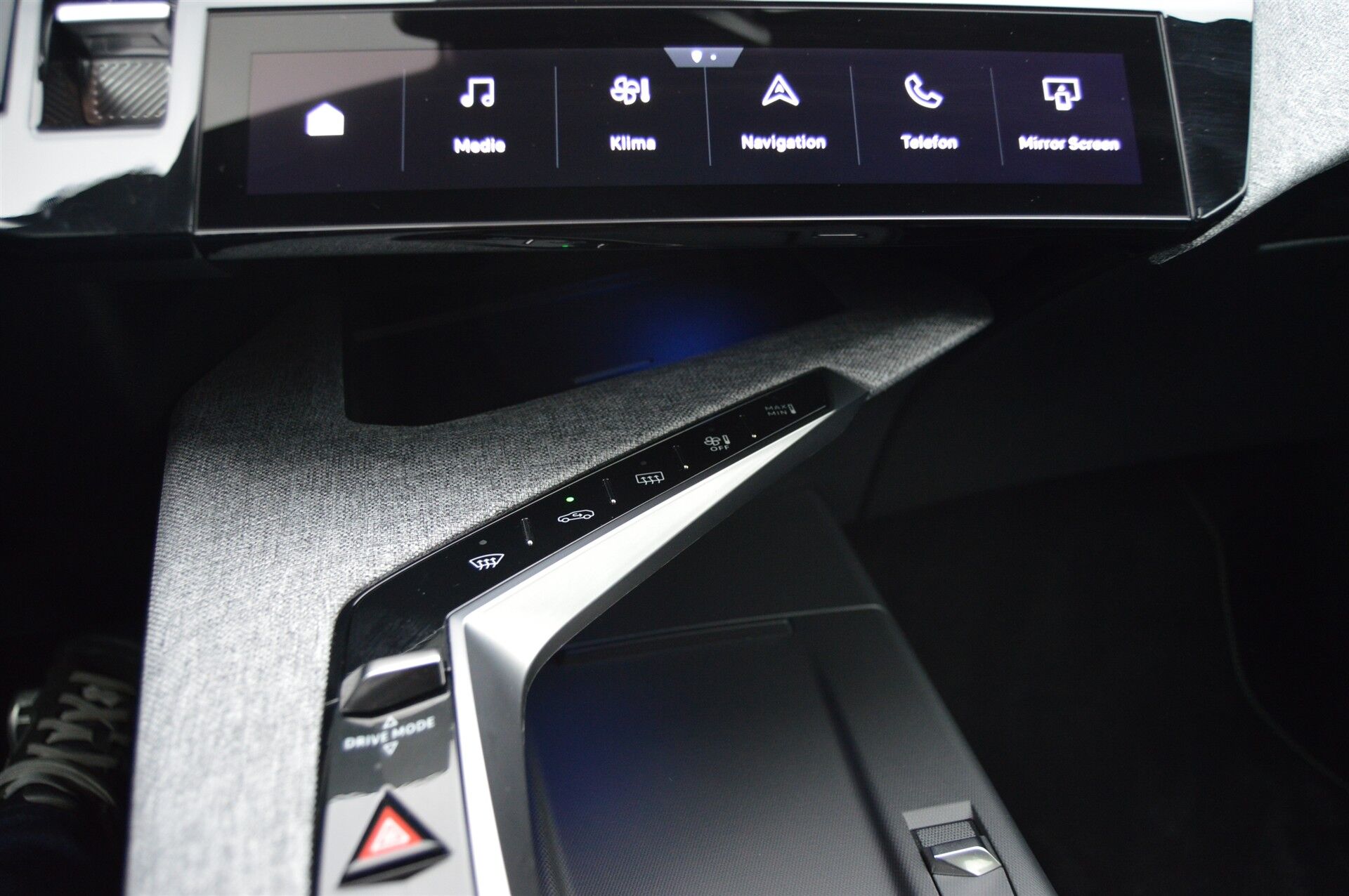 Billede af Peugeot e-3008 EL GT Pack 210HK 5d Aut.